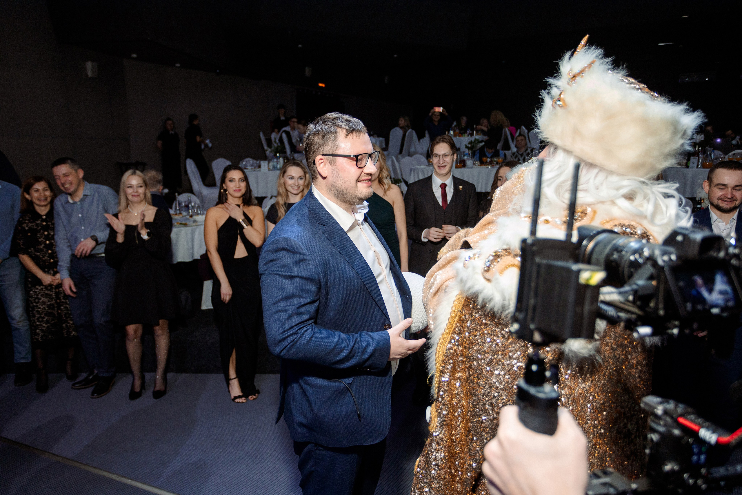 РЕПОРТАЖ: НОВЫЙ ГОД В ДК МЕТАЛЛУРГ. Профессиональный фотограф в Ижевске Леша Петров