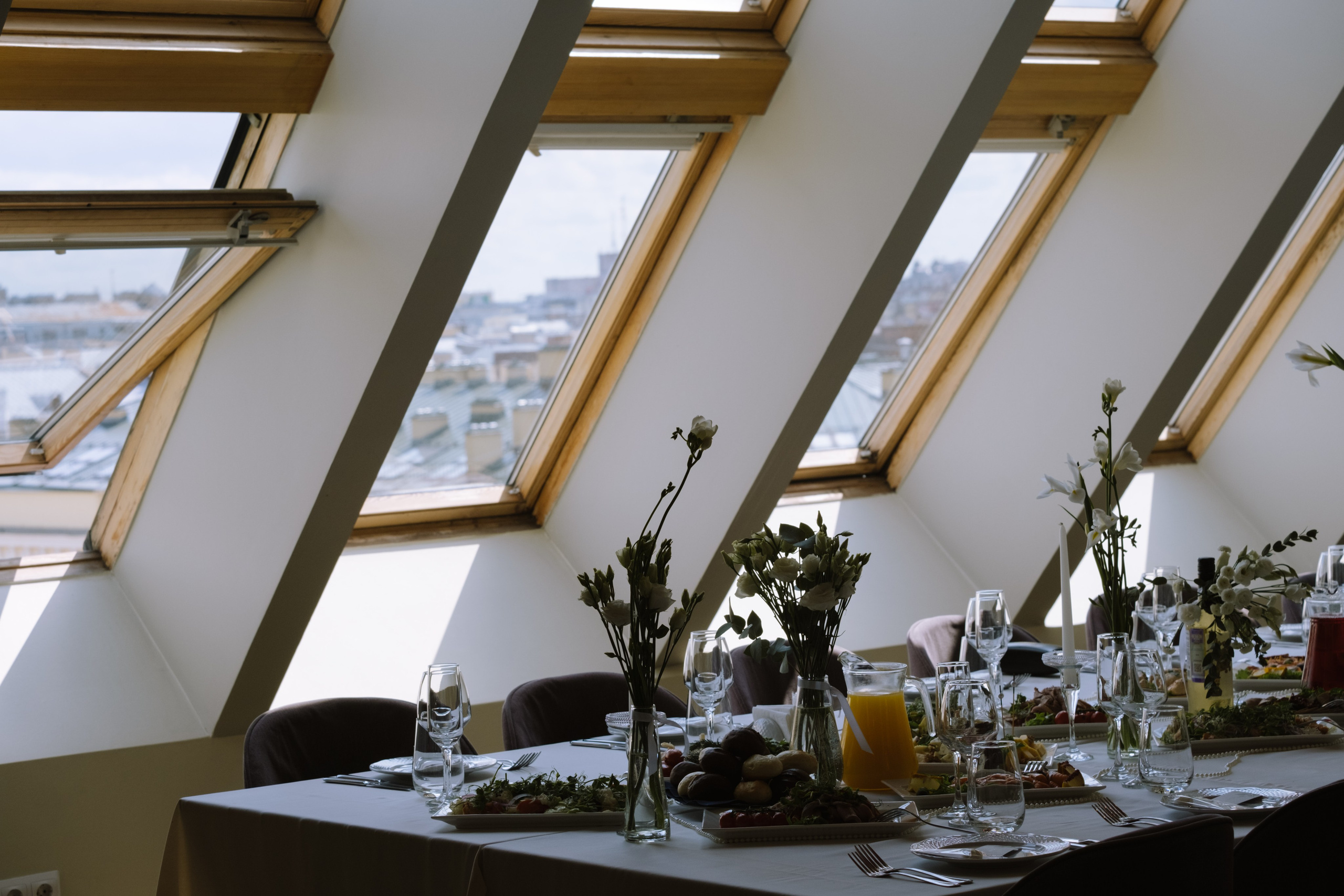 СВАДЕБНЫЙ БАНКЕТ НА ВЛАДИМИРСКОЙ В САНКТ-ПЕТЕРБУРГЕ (КАМЕРНАЯ СВАДЬБА). Профессиональный фотограф, Санкт-Петербург — Виктория Богомолова