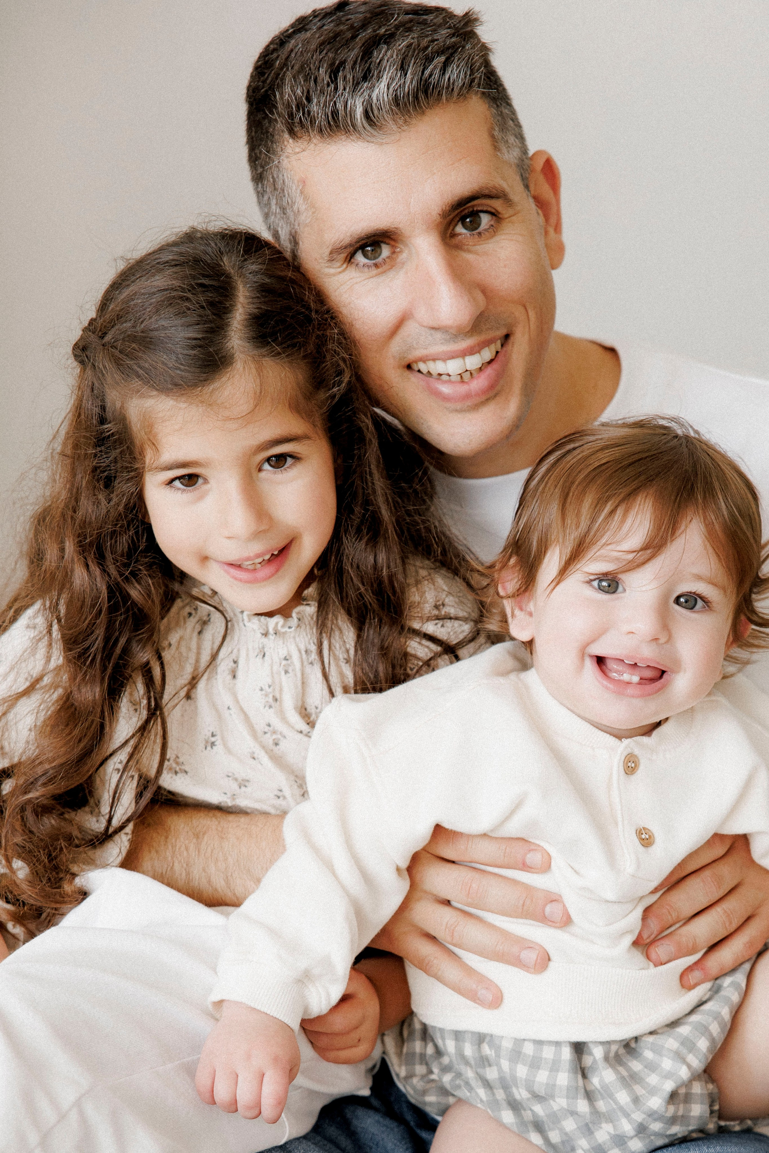 One year inside the White studio. Wedding and family photographer