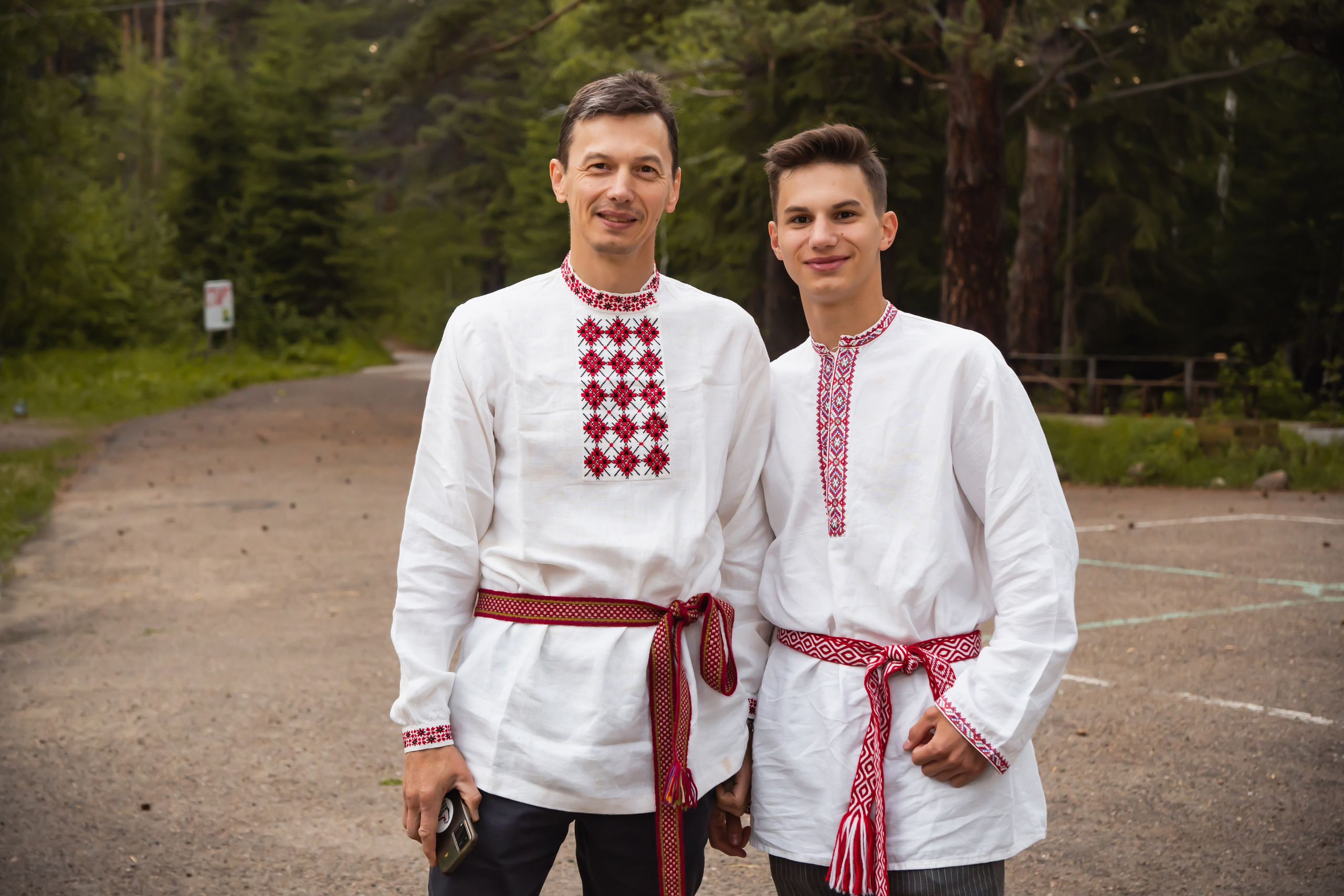 Белорусское Купалье. Занимаюсь профессиональной фотографией и живу рядом с Байкалом. Работаю в разных жанрах