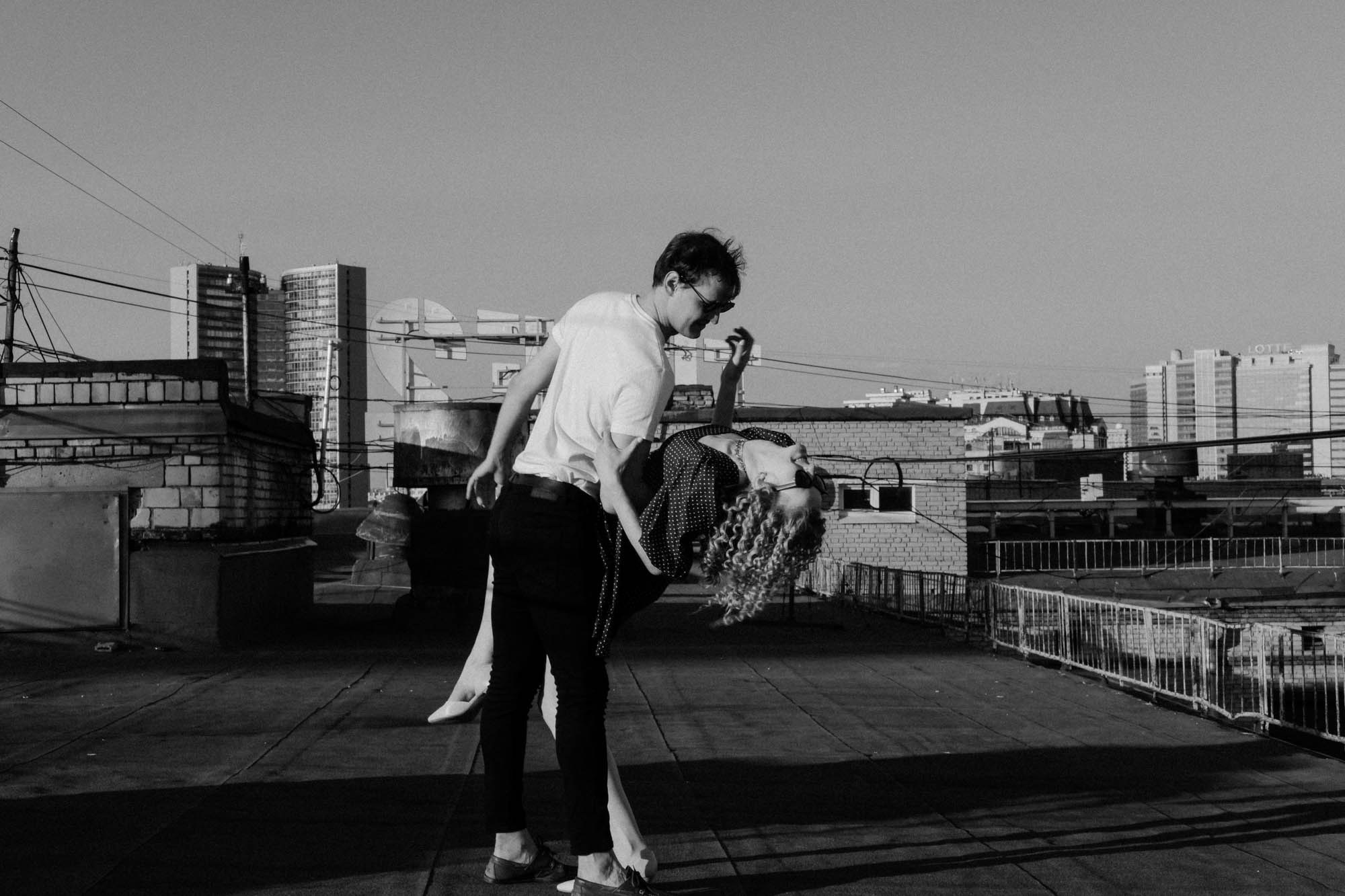«полезли на крышу?» — «давай!». Свадебный фотограф Александра Тюлякова