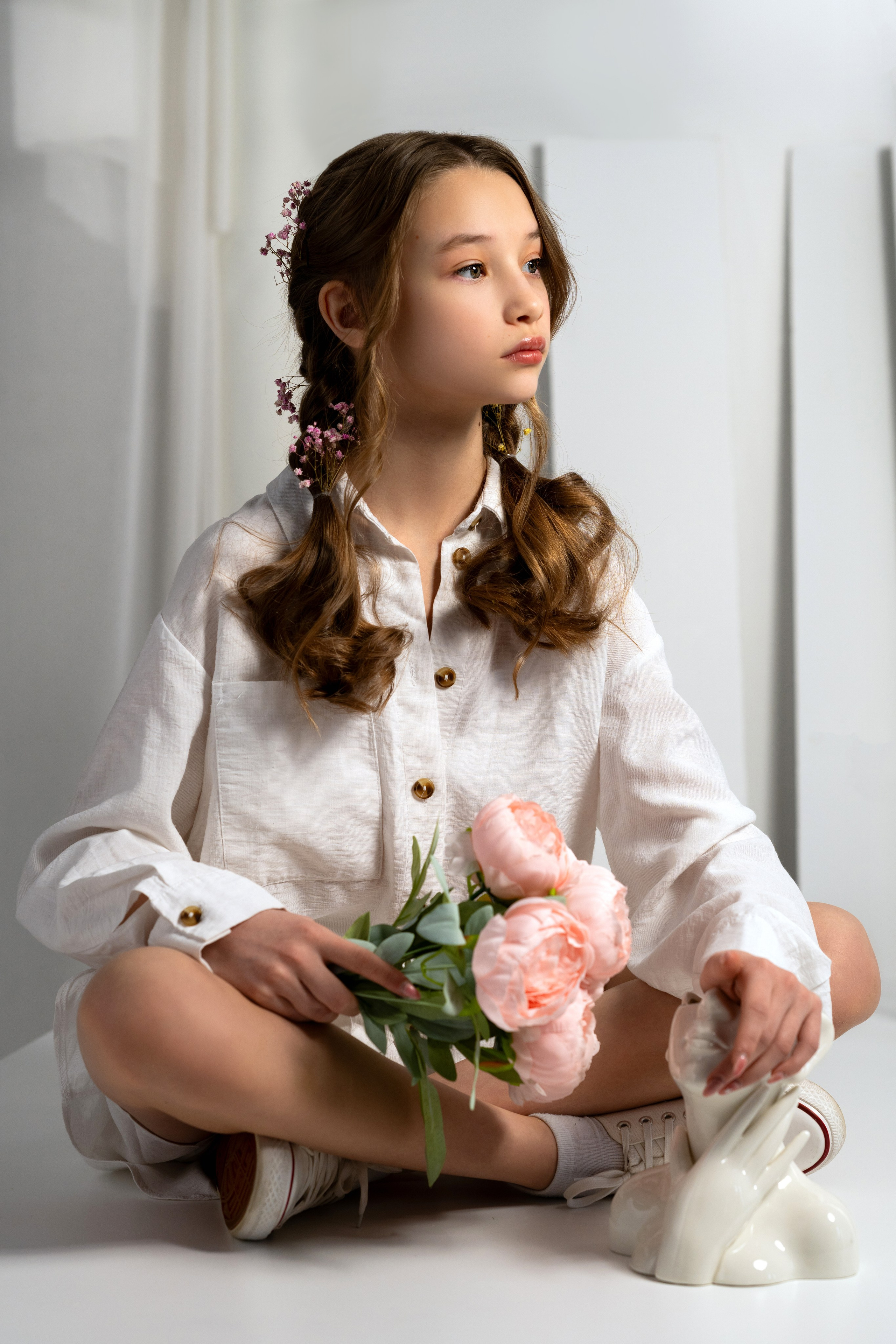 Адель. Девочка с пионами