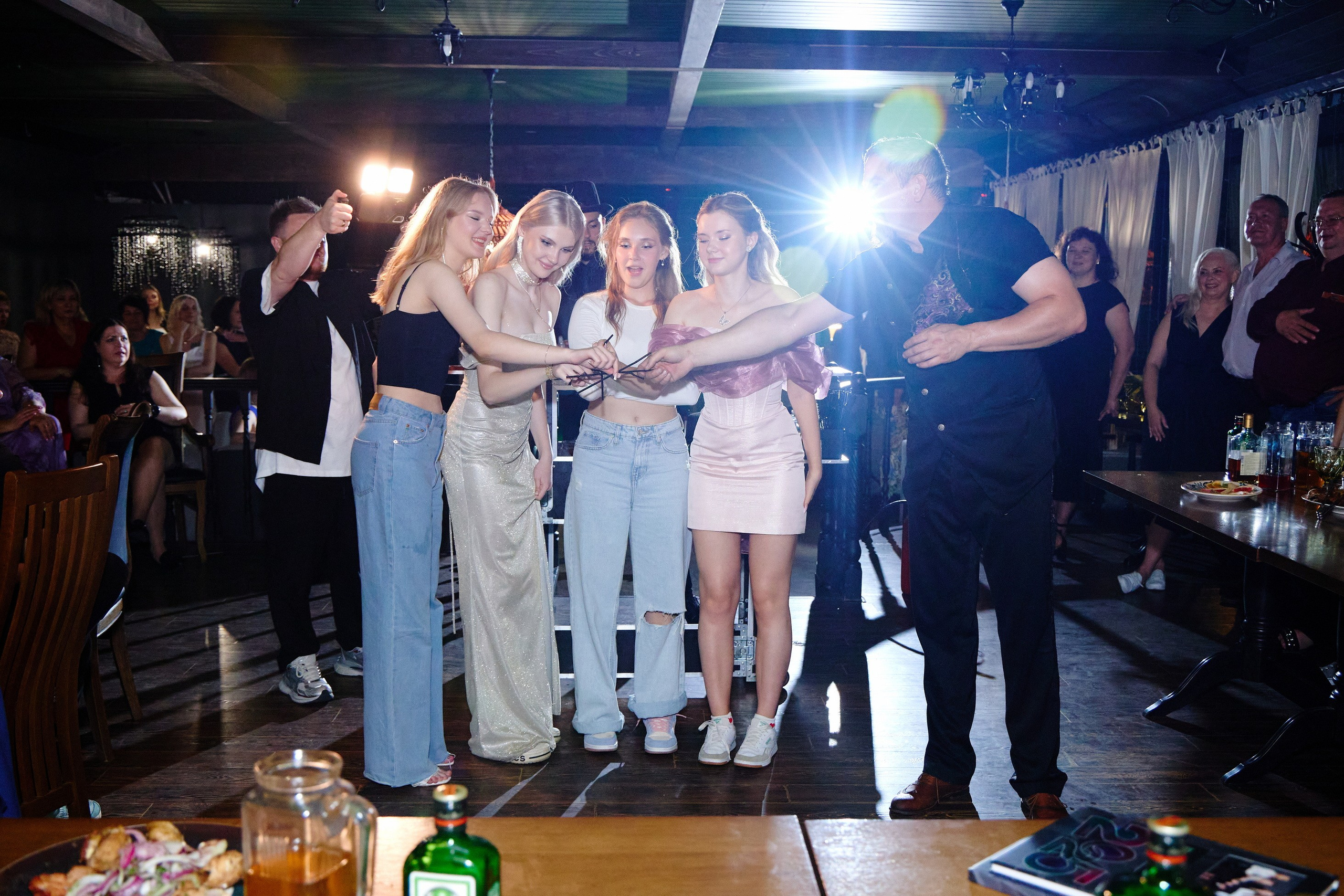 Выпускной 35 Сош. Фотограф Выпускные альбомы Таганрог Сергей Коробченко