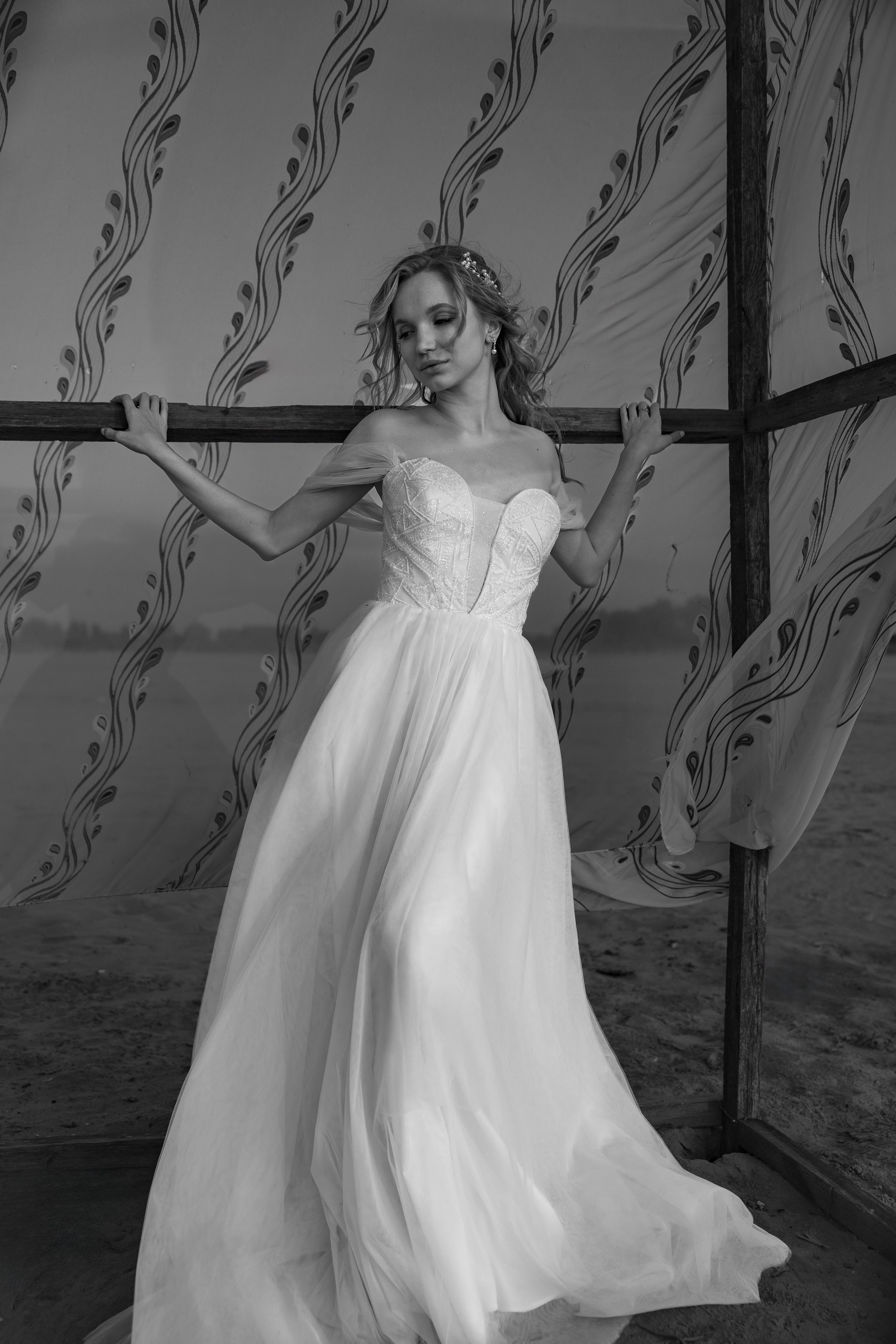 Свадебная фотосессия на берегу. Свадебный фотограф Астрахань