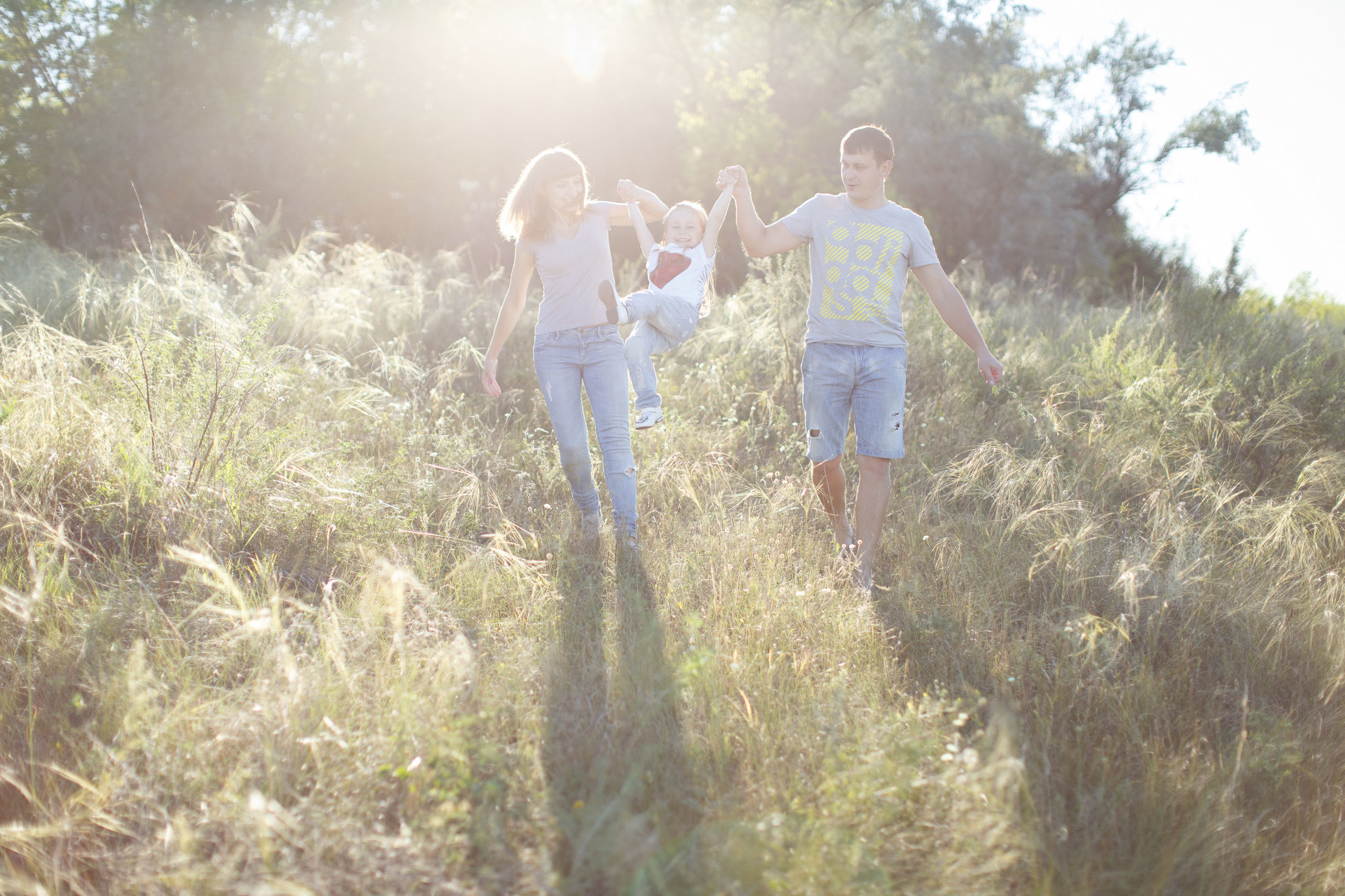 Семейные фотосессии на природе. Свадебный, семейный и школьный фотограф в Сызрани Максим Баталов