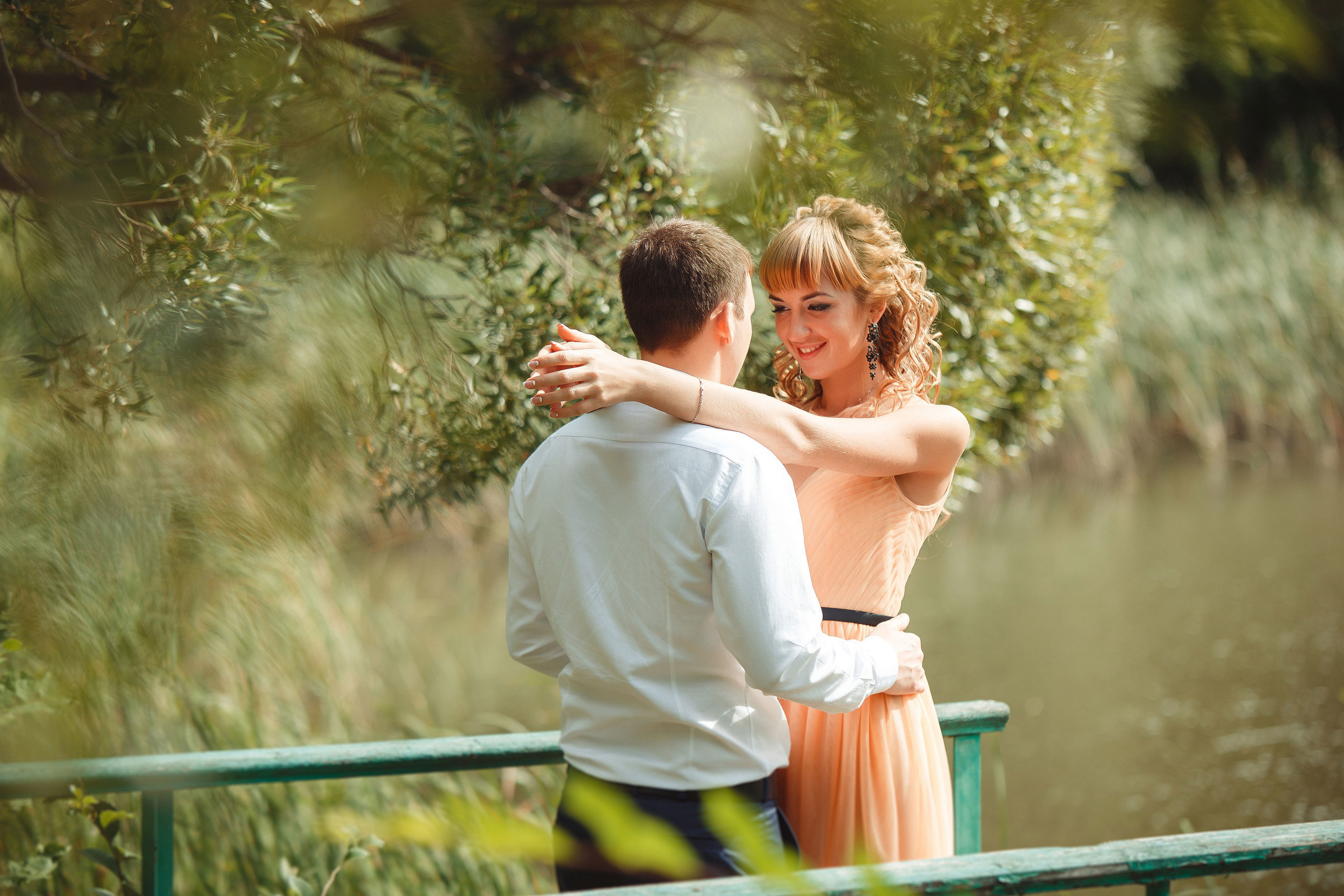 Фотосъёмка love-story лавстори в Сызрани. Свадебный, семейный и школьный фотограф в Сызрани Максим Баталов