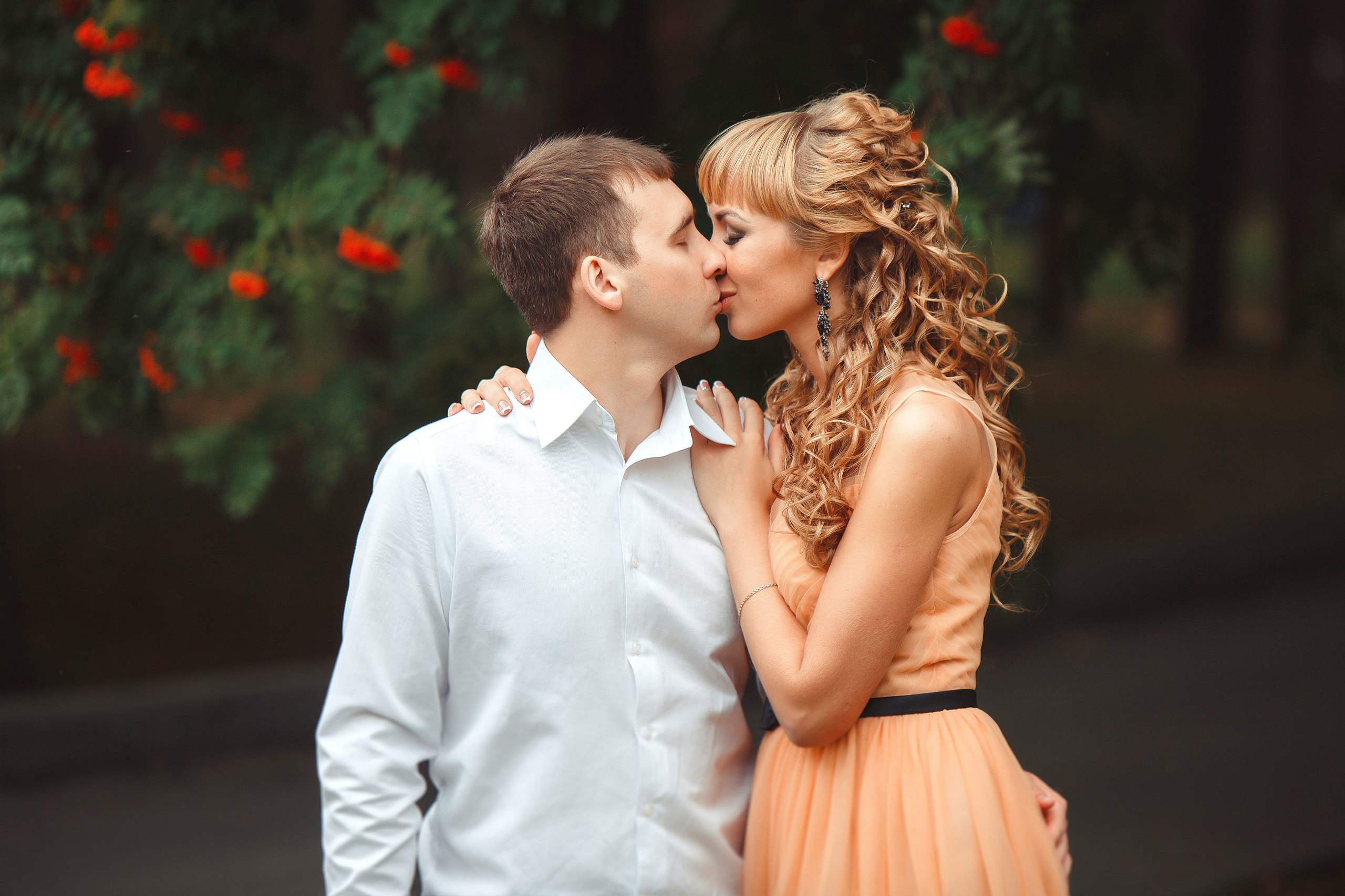 Фотосъёмка love-story лавстори в Сызрани. Свадебный, семейный и школьный фотограф в Сызрани Максим Баталов