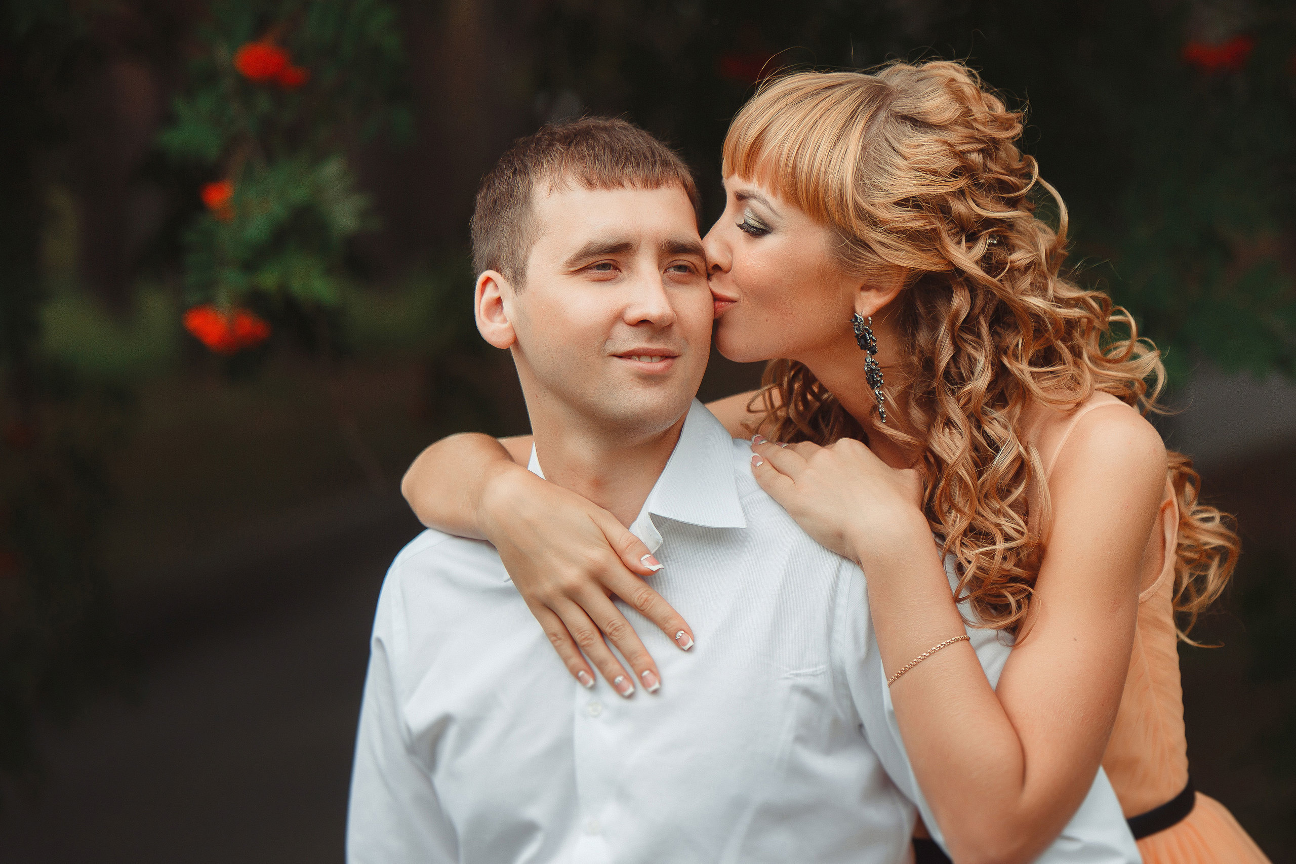 Фотосъёмка love-story лавстори в Сызрани. Свадебный, семейный и школьный фотограф в Сызрани Максим Баталов