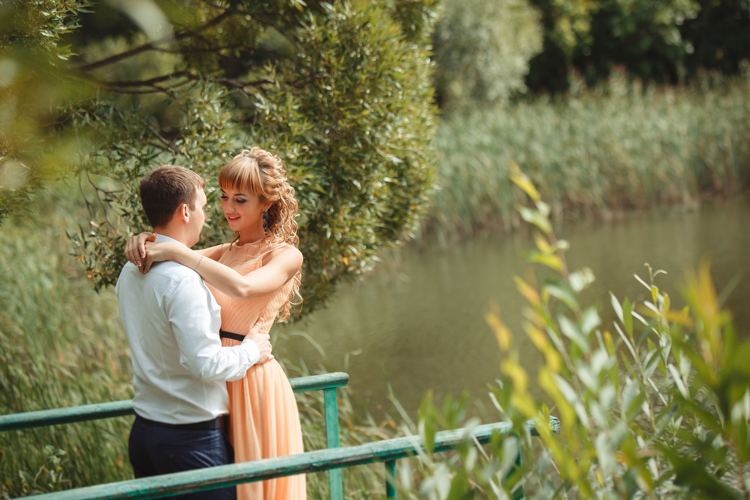 Фотосъёмка love-story лавстори в Сызрани. Свадебный, семейный и школьный фотограф в Сызрани Максим Баталов