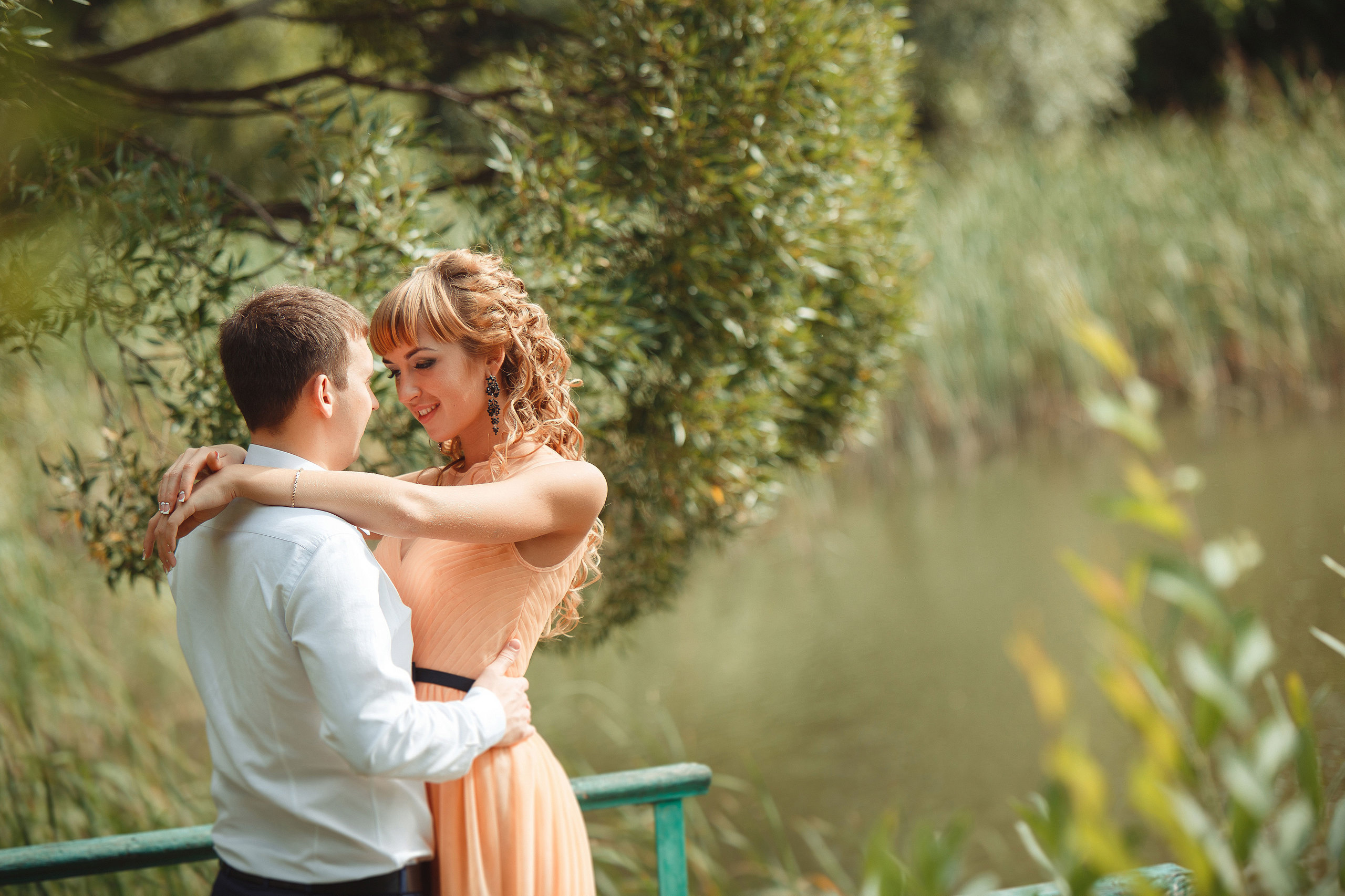 Фотосъёмка love-story лавстори в Сызрани. Свадебный, семейный и школьный фотограф в Сызрани Максим Баталов