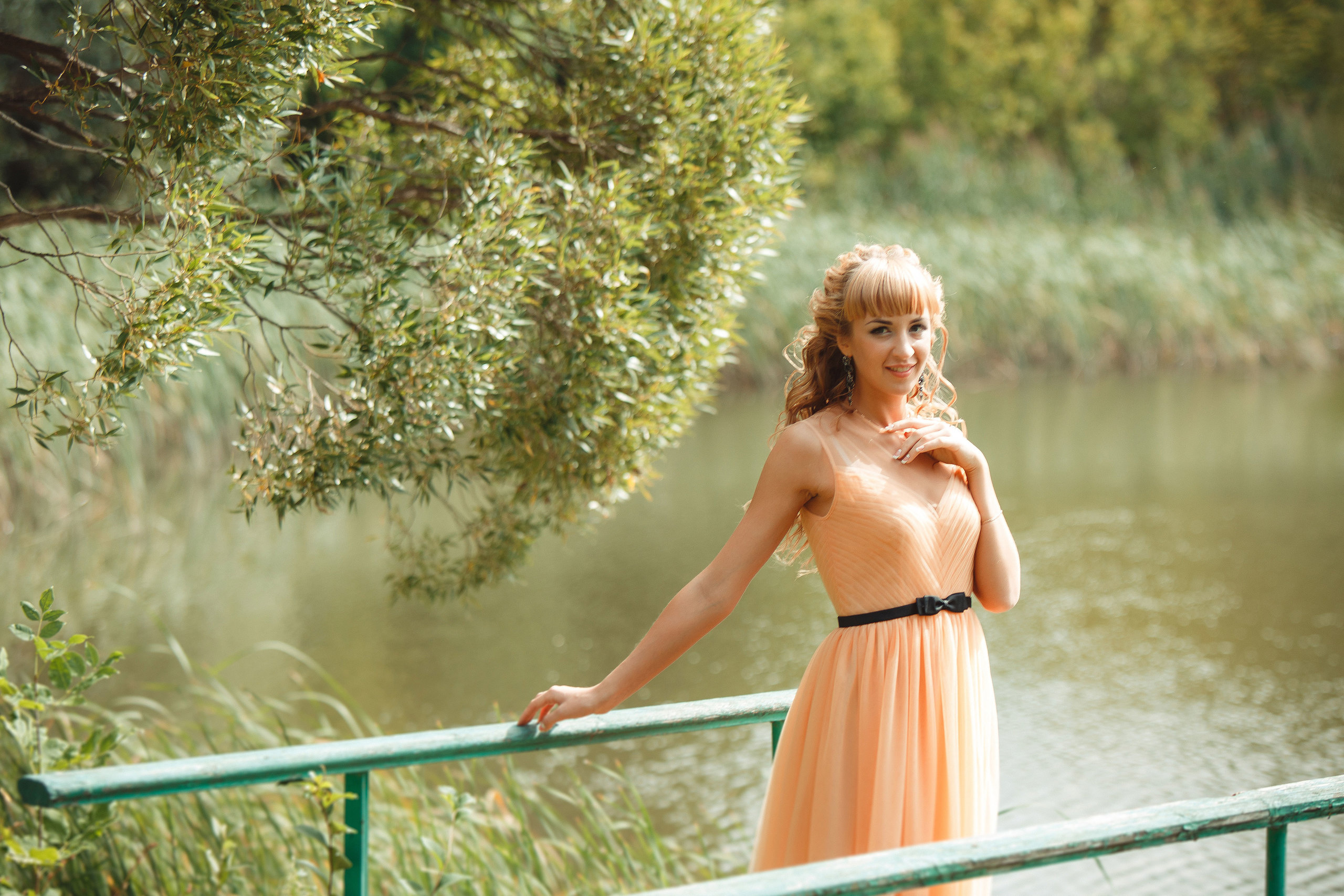 Фотосъёмка love-story лавстори в Сызрани. Свадебный, семейный и школьный фотограф в Сызрани Максим Баталов