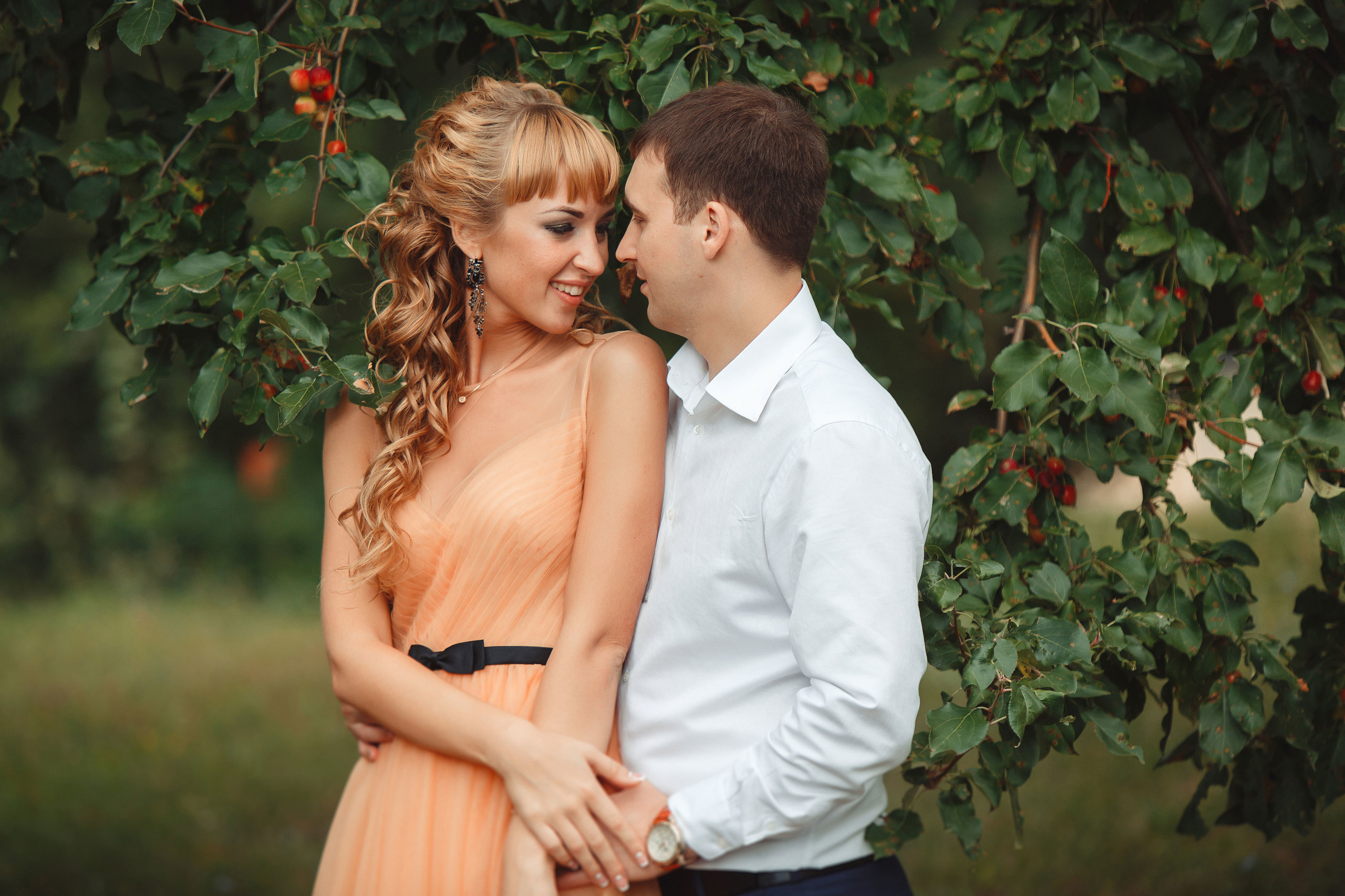 Фотосъёмка love-story лавстори в Сызрани. Свадебный, семейный и школьный фотограф в Сызрани Максим Баталов