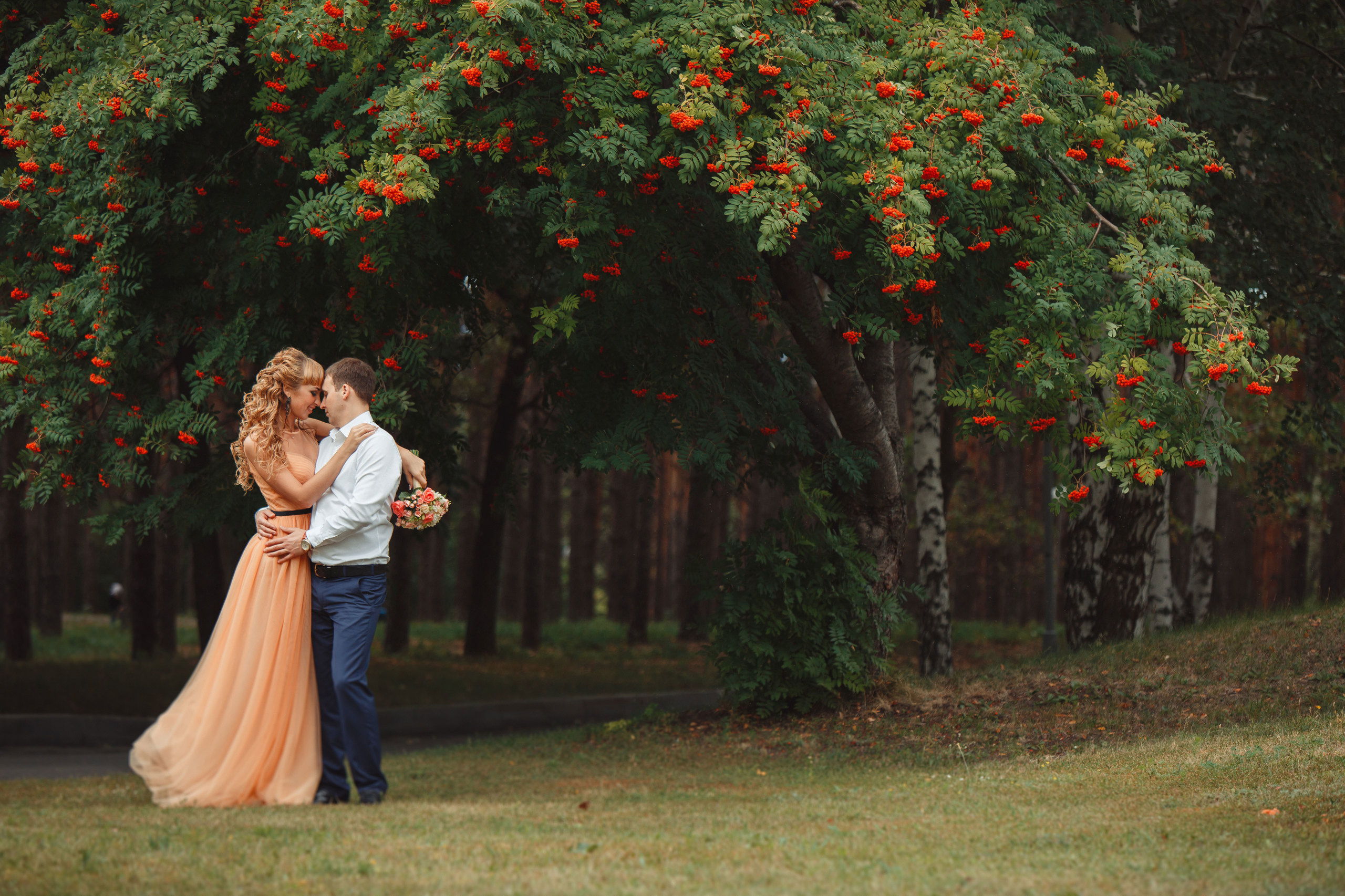 Фотосъёмка love-story лавстори в Сызрани. Свадебный, семейный и школьный фотограф в Сызрани Максим Баталов