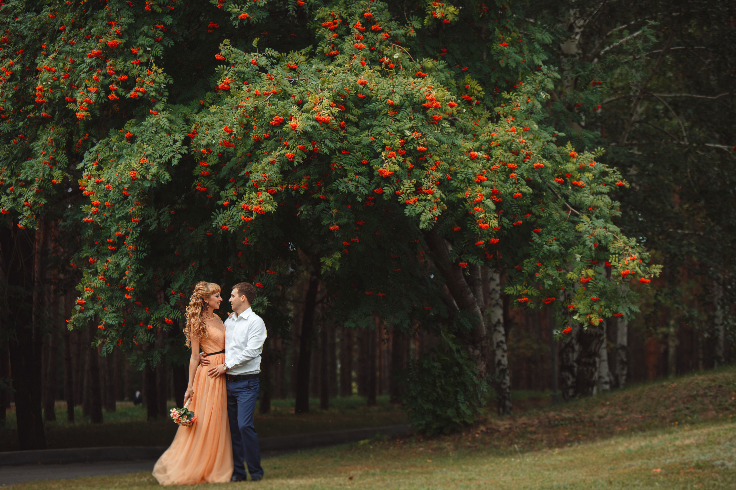 Фотосъёмка love-story лавстори в Сызрани. Свадебный, семейный и школьный фотограф в Сызрани Максим Баталов