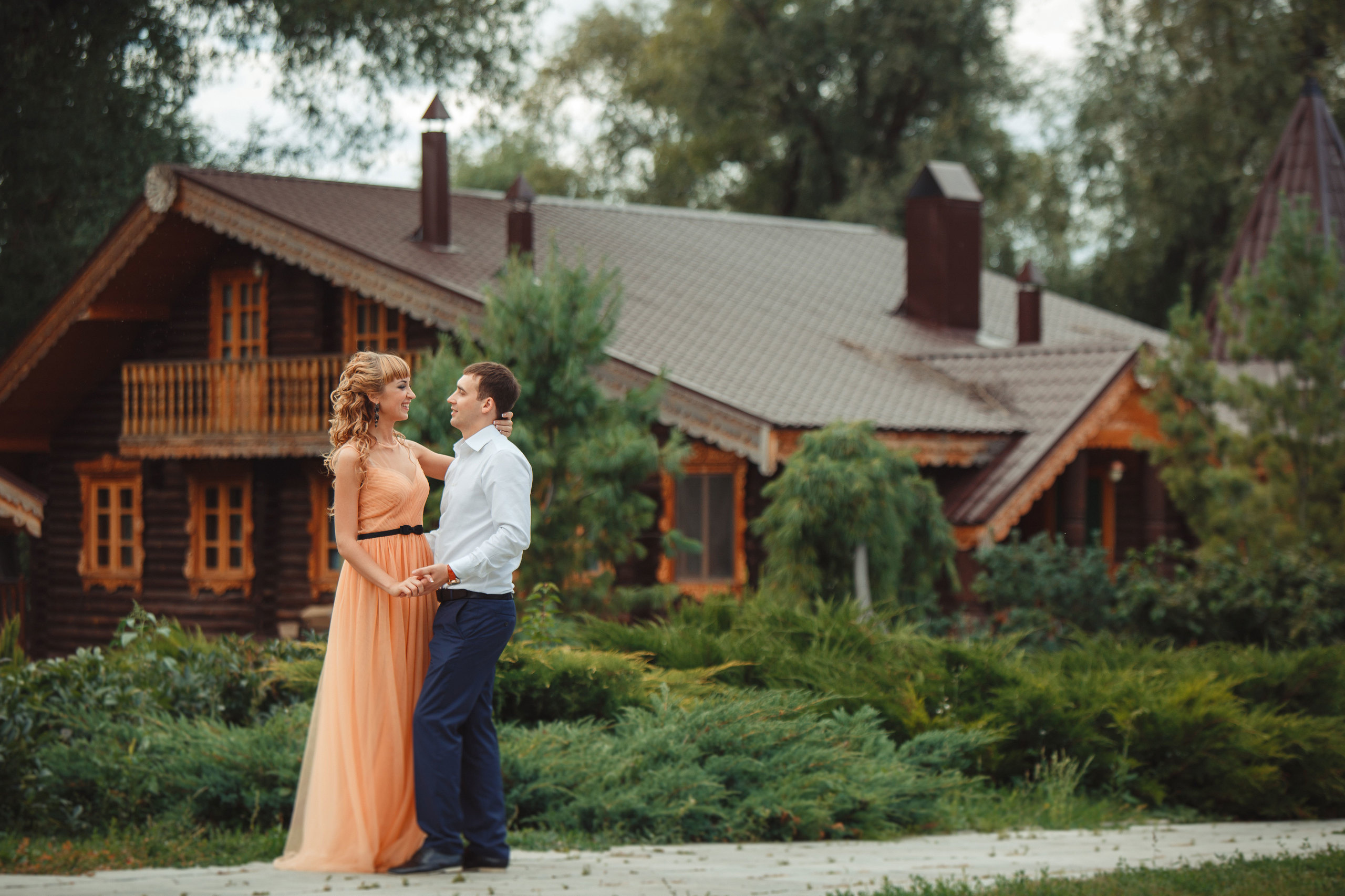 Фотосъёмка love-story лавстори в Сызрани. Свадебный, семейный и школьный фотограф в Сызрани Максим Баталов