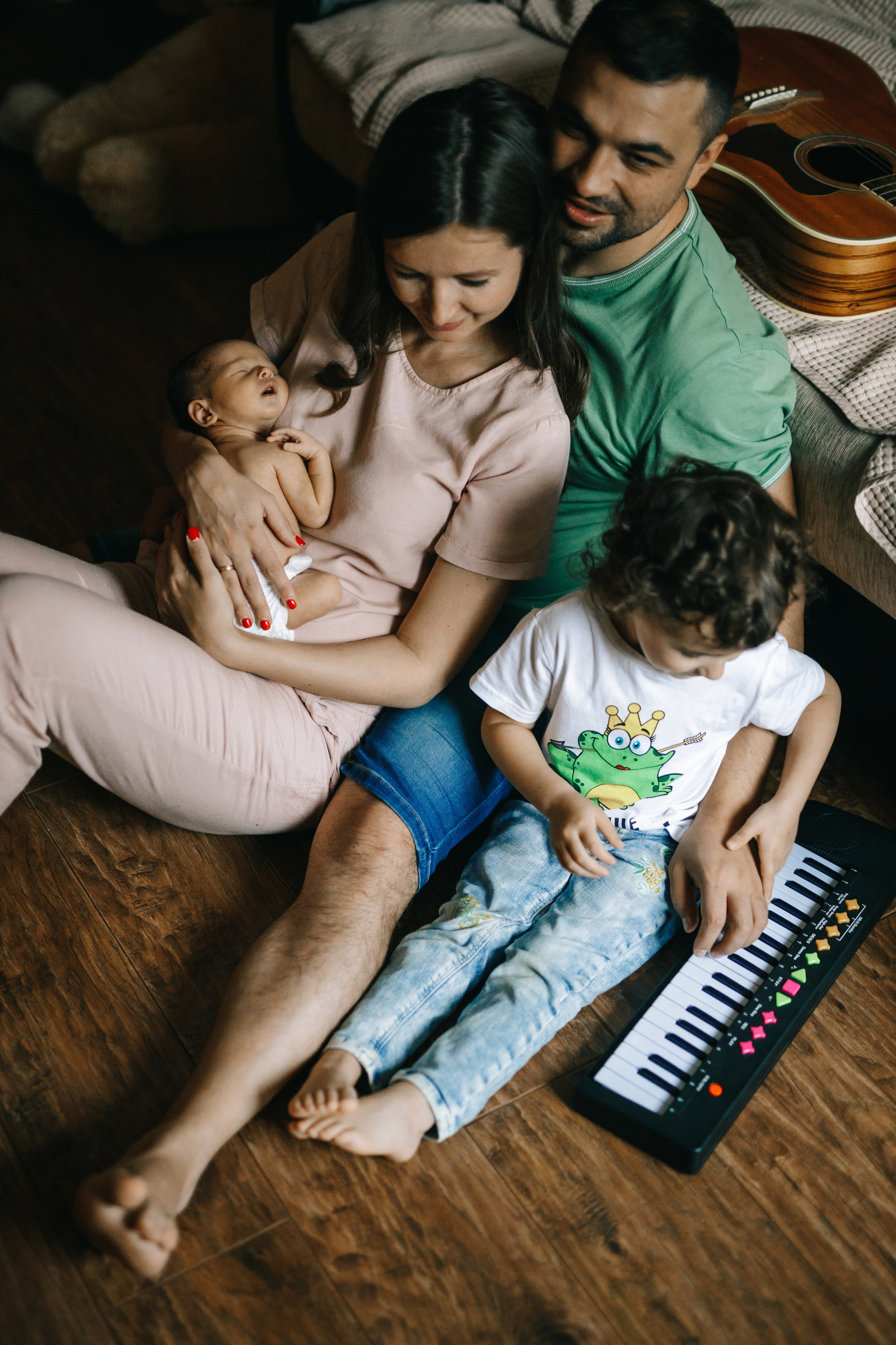 Пример семейной фотосессии дома. Дмитрий Мартьянов семейный фотограф в Санкт-Петербурге