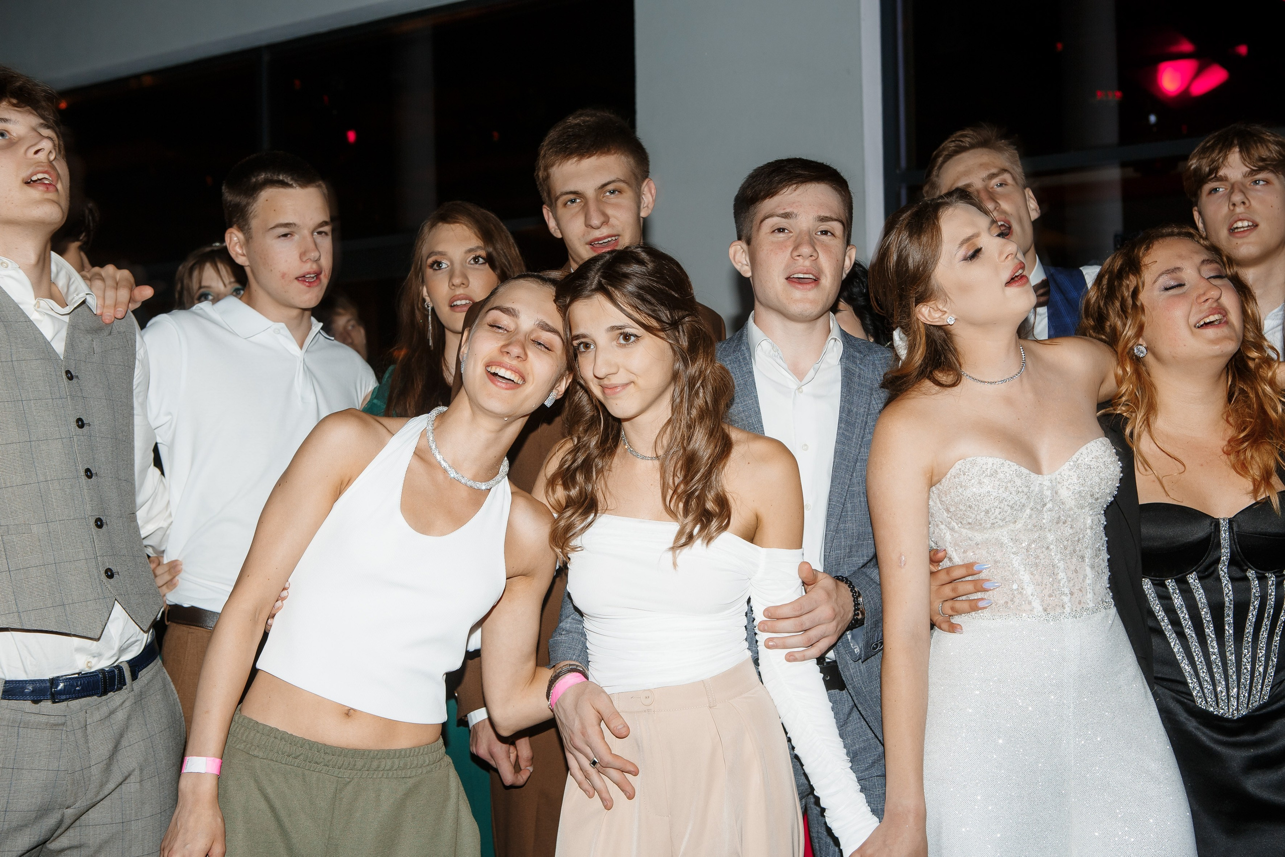 Выпускной Гимназия 12 2024 OpenHouse. Свадебный и портретный Фотограф в Липецке Дмитрий Котюков