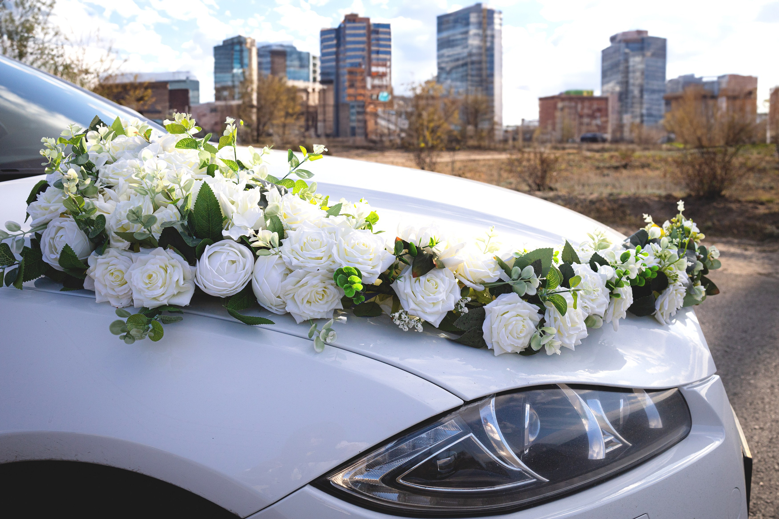 Свадебные украшения на а/м. Семейный свадебный фотограф в Воронеже и Россоши