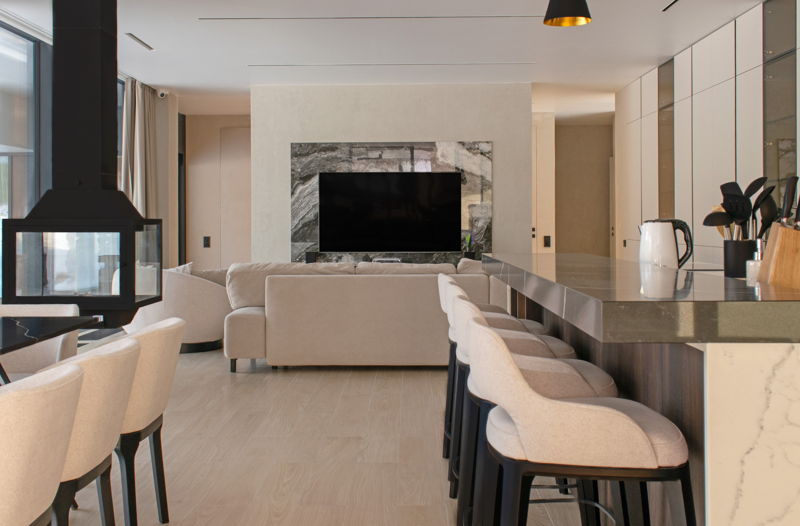 Интерьер недвижимости в Карелии в Сортавала. Гостиная. Фотосъемка обеденной зоны.