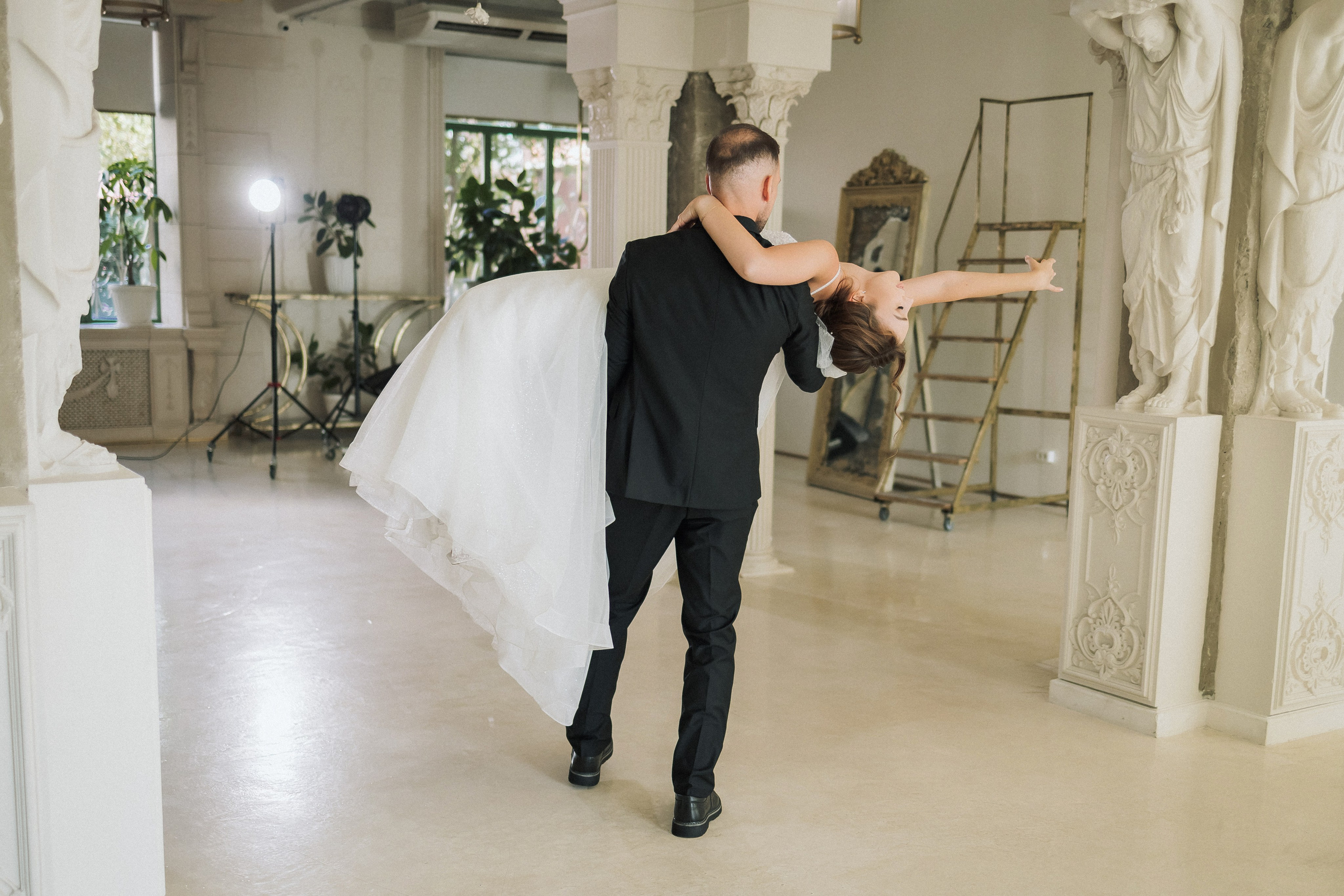 Свадебная прогулка Екатерины и Евгения. Свадебная фотография. Арина Рубах