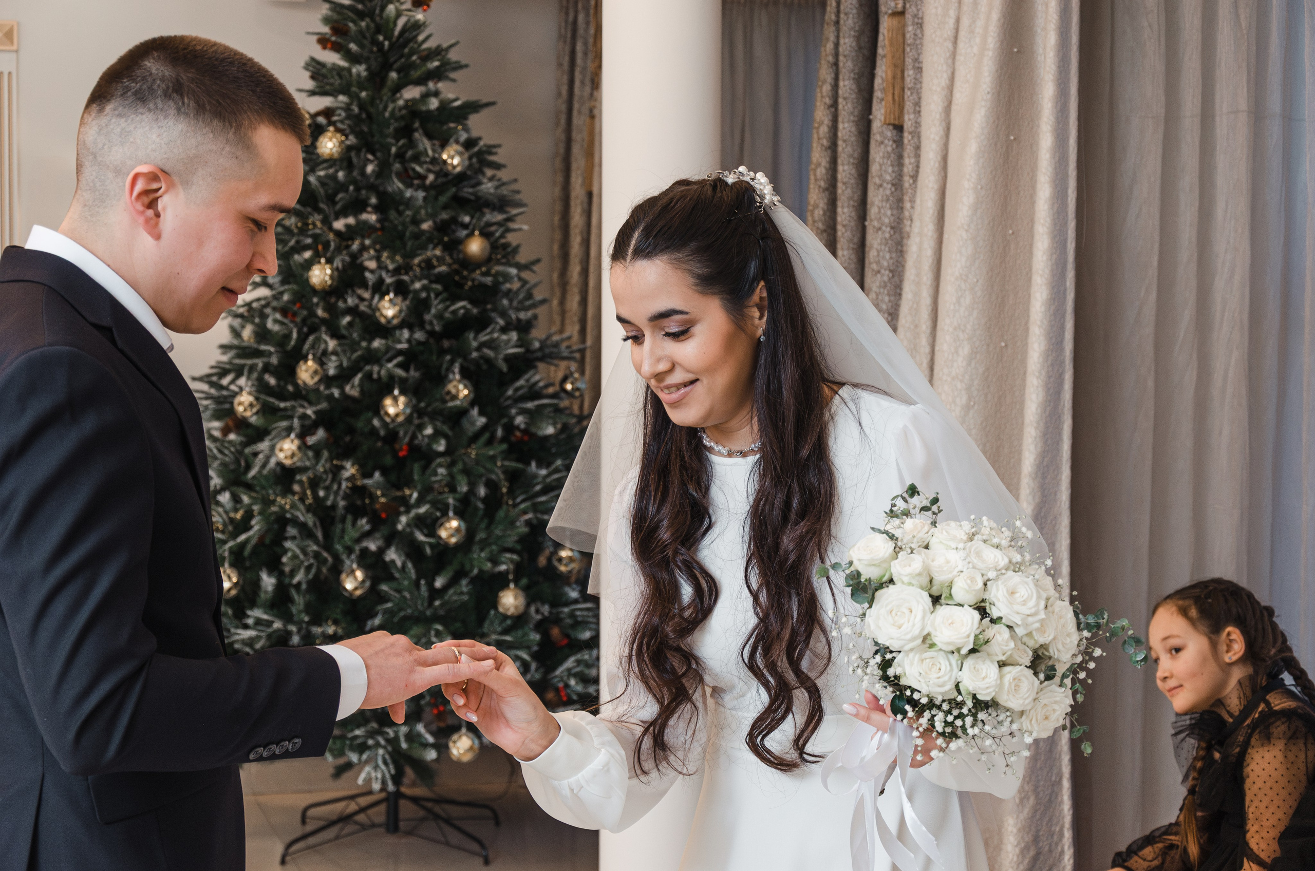 Загс Титова 26, г. Екатеринбург, фотограф Анастасия Прошутинская