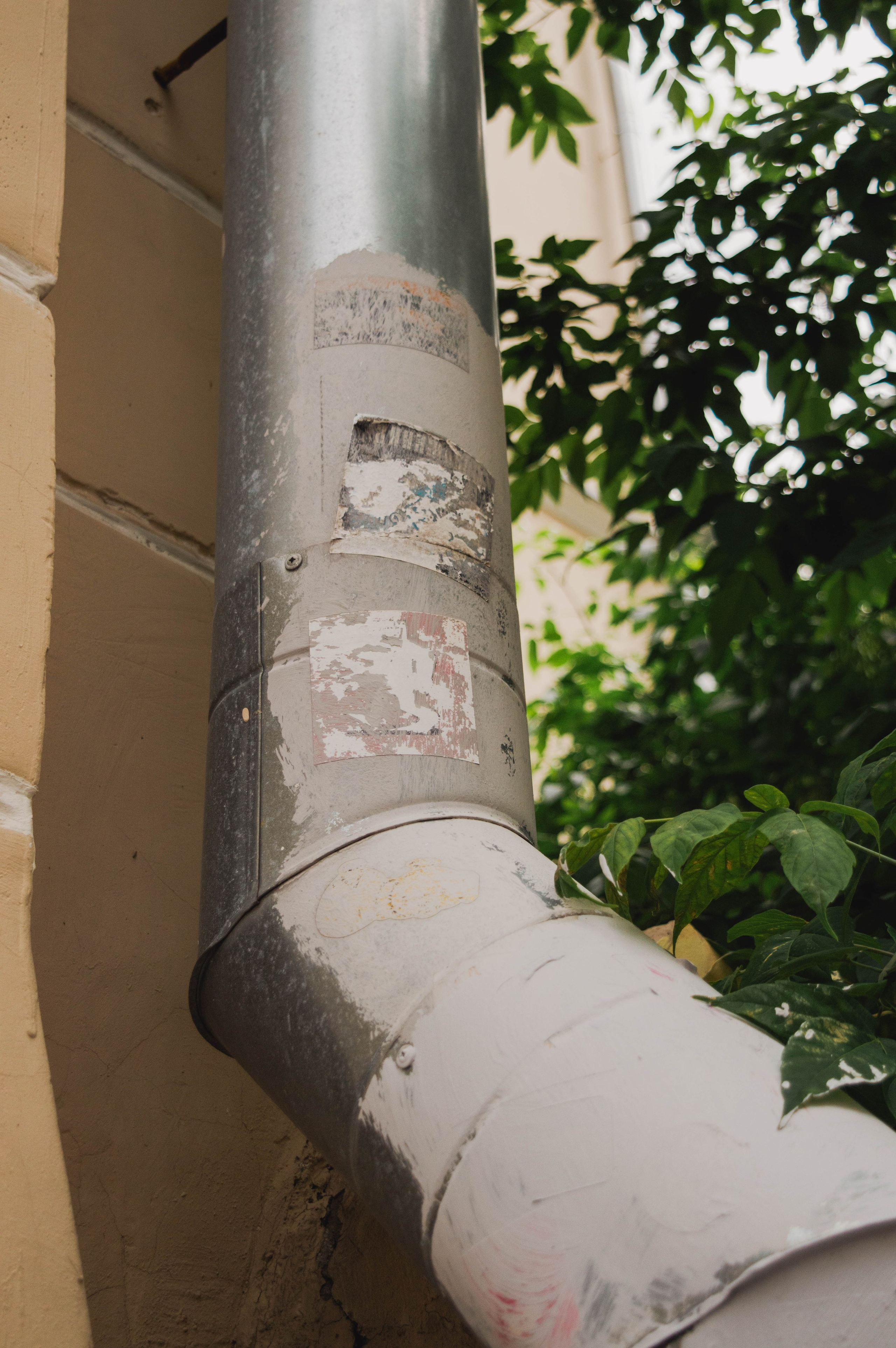 Типология «Стикербомбинг в городе». Фотограф Анастасия Лощакова в Москве