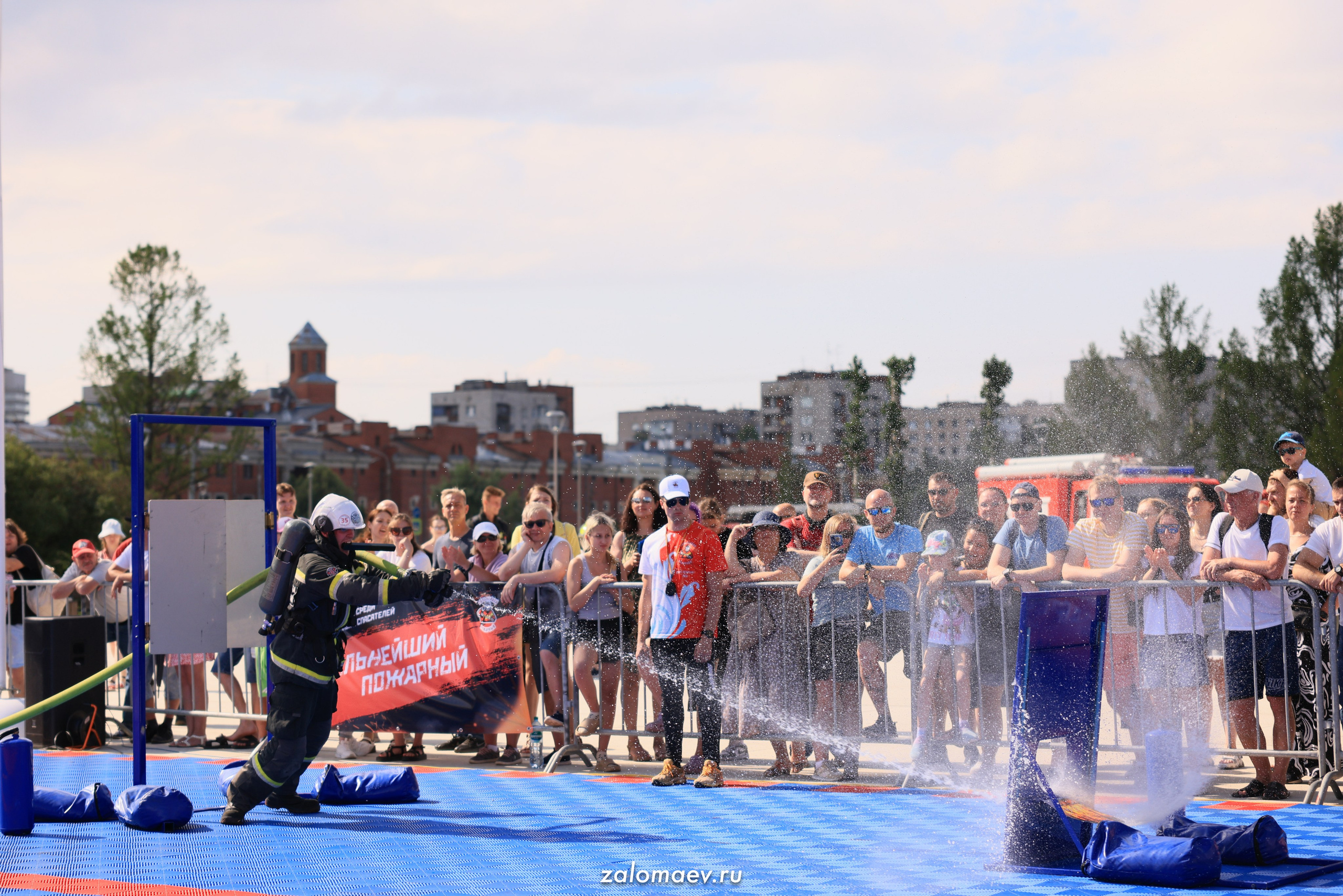 Сильнейший пожарный. Фотограф Александр Заломаев