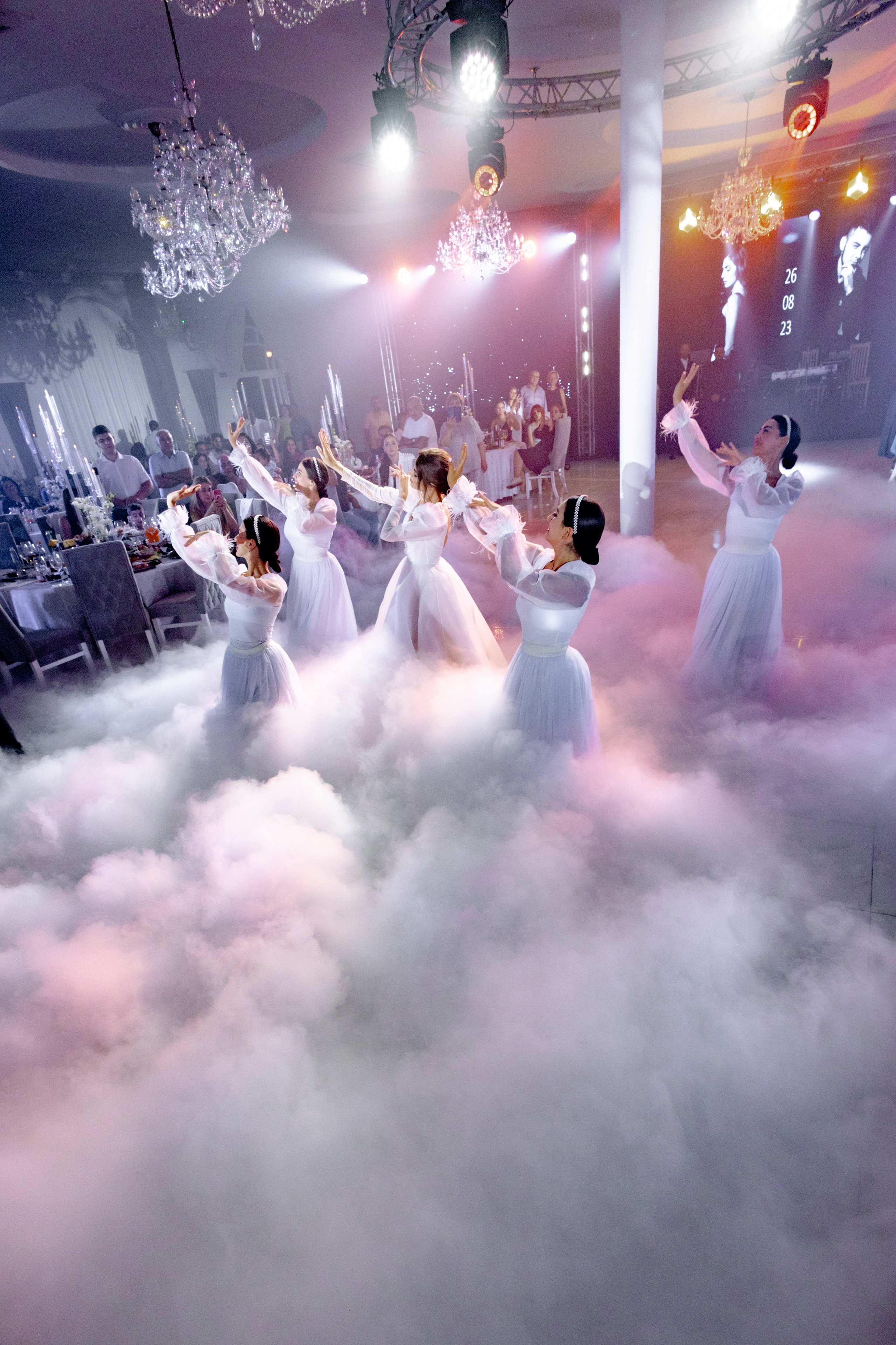 Свадебные съемки. Профессиональный фотограф и видеооператор