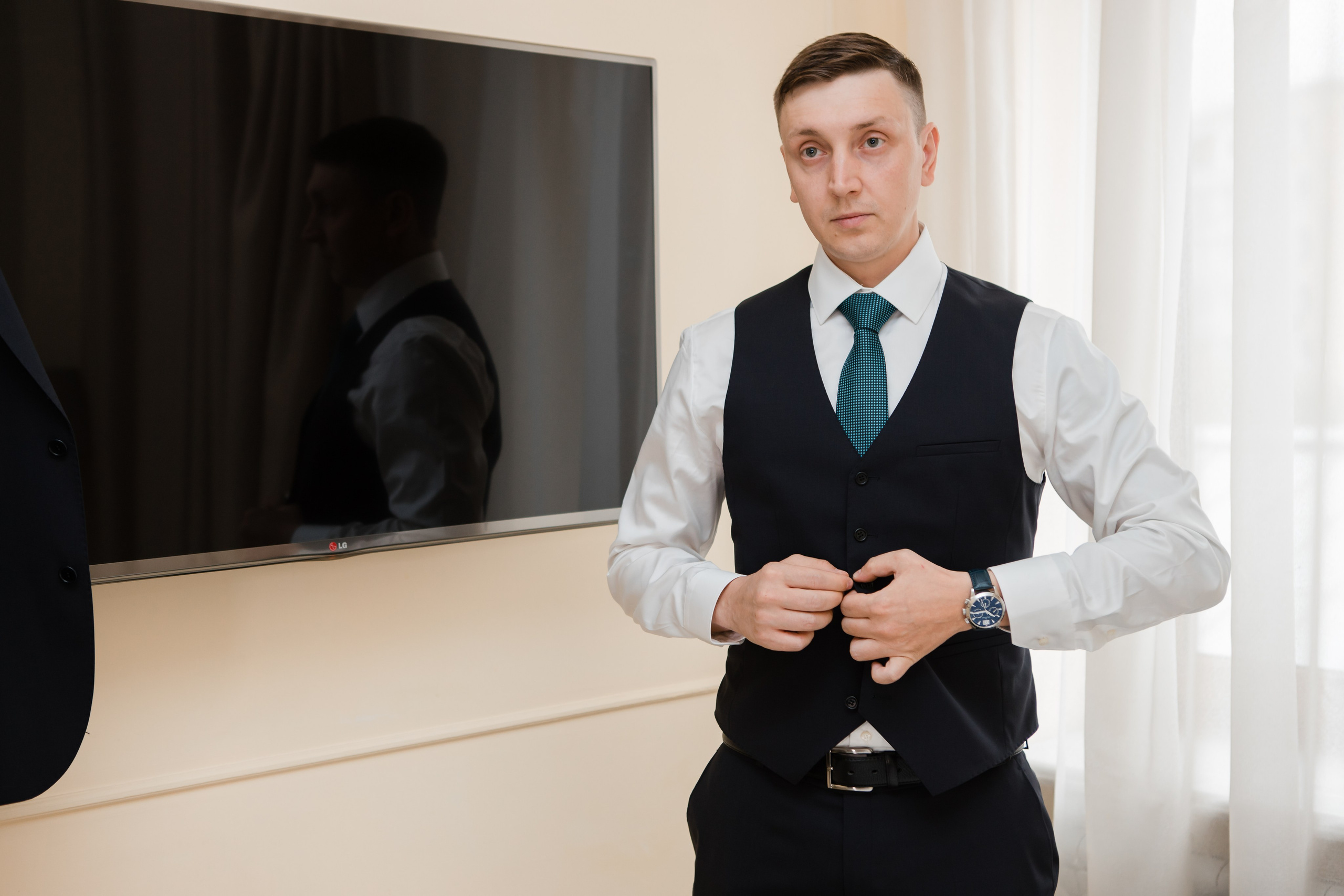 Свадебная фотосъемка Евгения и Натальи. Свадебные фотографии. Видеосъемка и фотосъемка свадеб. Фотограф и оператор на свадьбу. Видеосъемка подкастов, собственная видео-фотостудии. Предметная фотосъемка