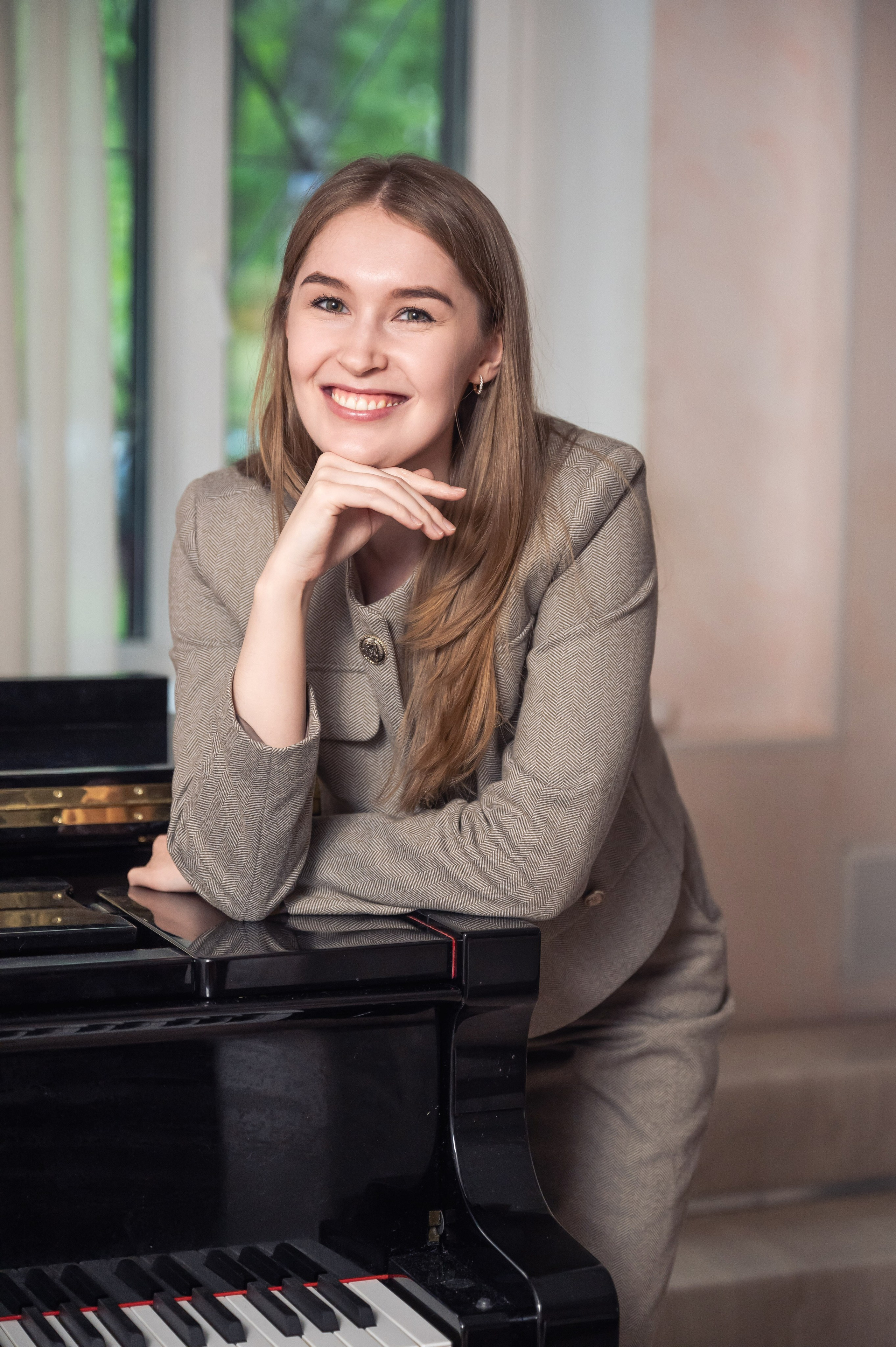 Школьникам. Антон и Татьяна Денисенко