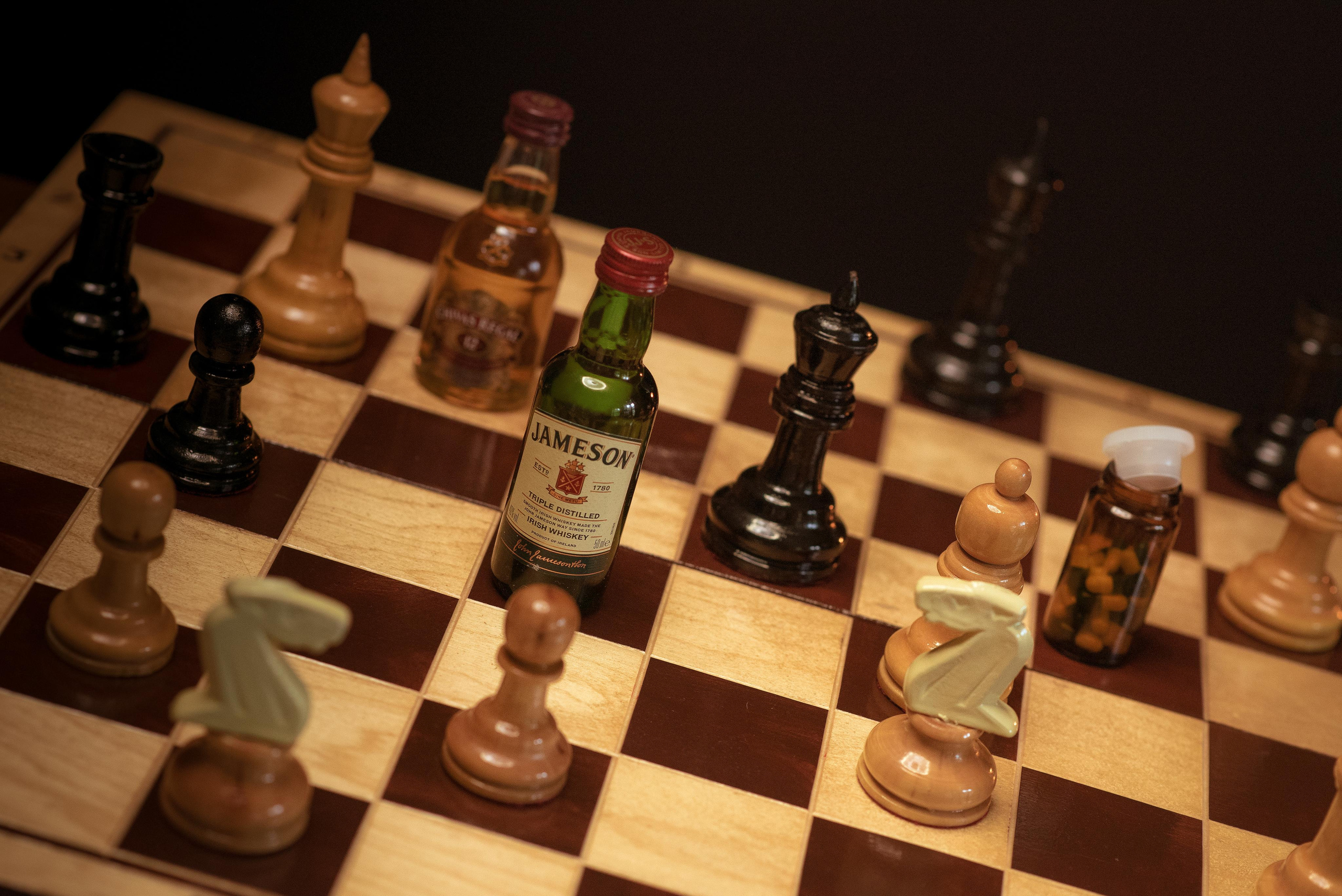 «Ход королевы» стилизация под сериал Netflix. Фотограф в Алматы Новгородская Мария