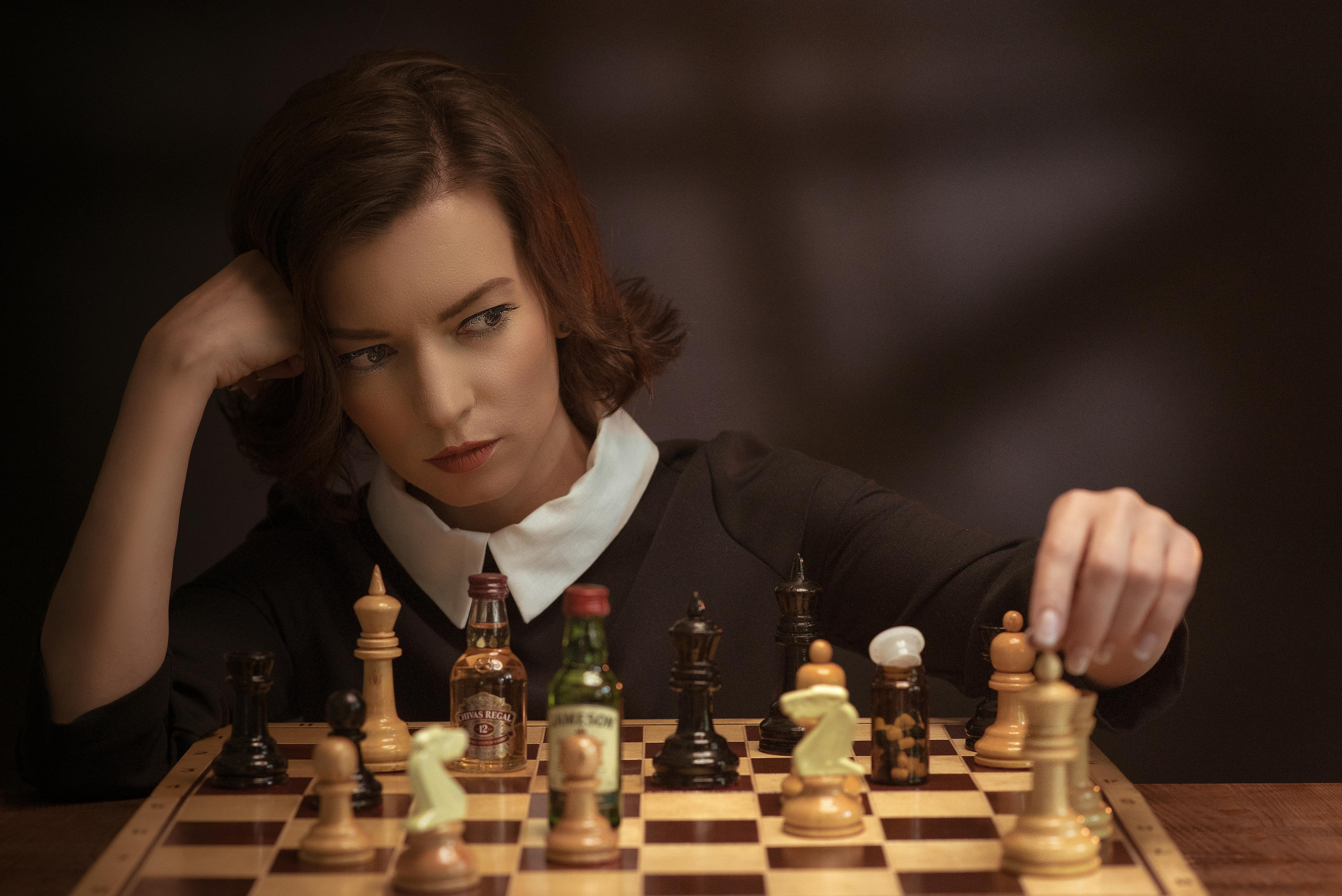 «Ход королевы» стилизация под сериал Netflix. Фотограф в Алматы Новгородская Мария