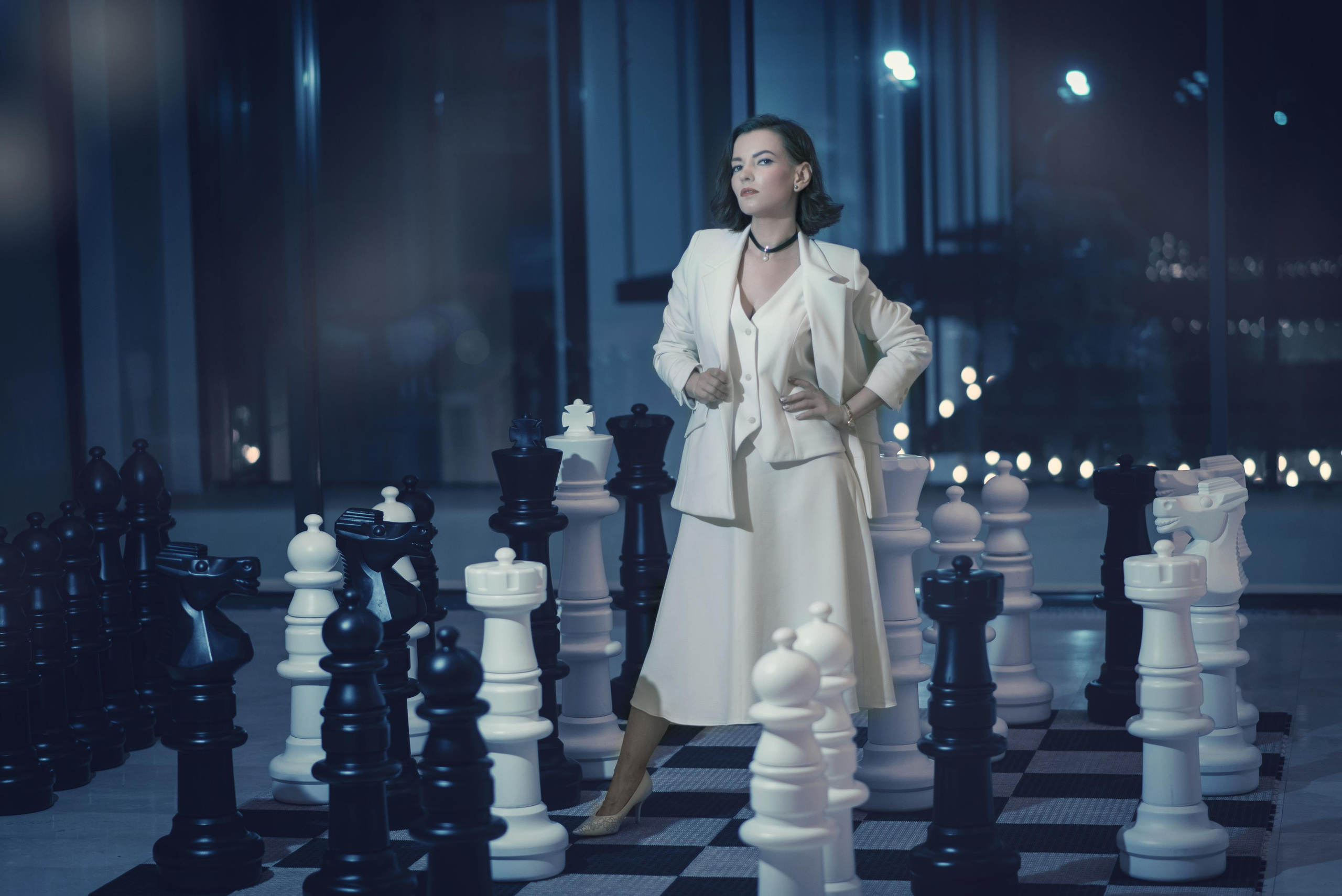 «Ход королевы» стилизация под сериал Netflix. Фотограф в Алматы Новгородская Мария