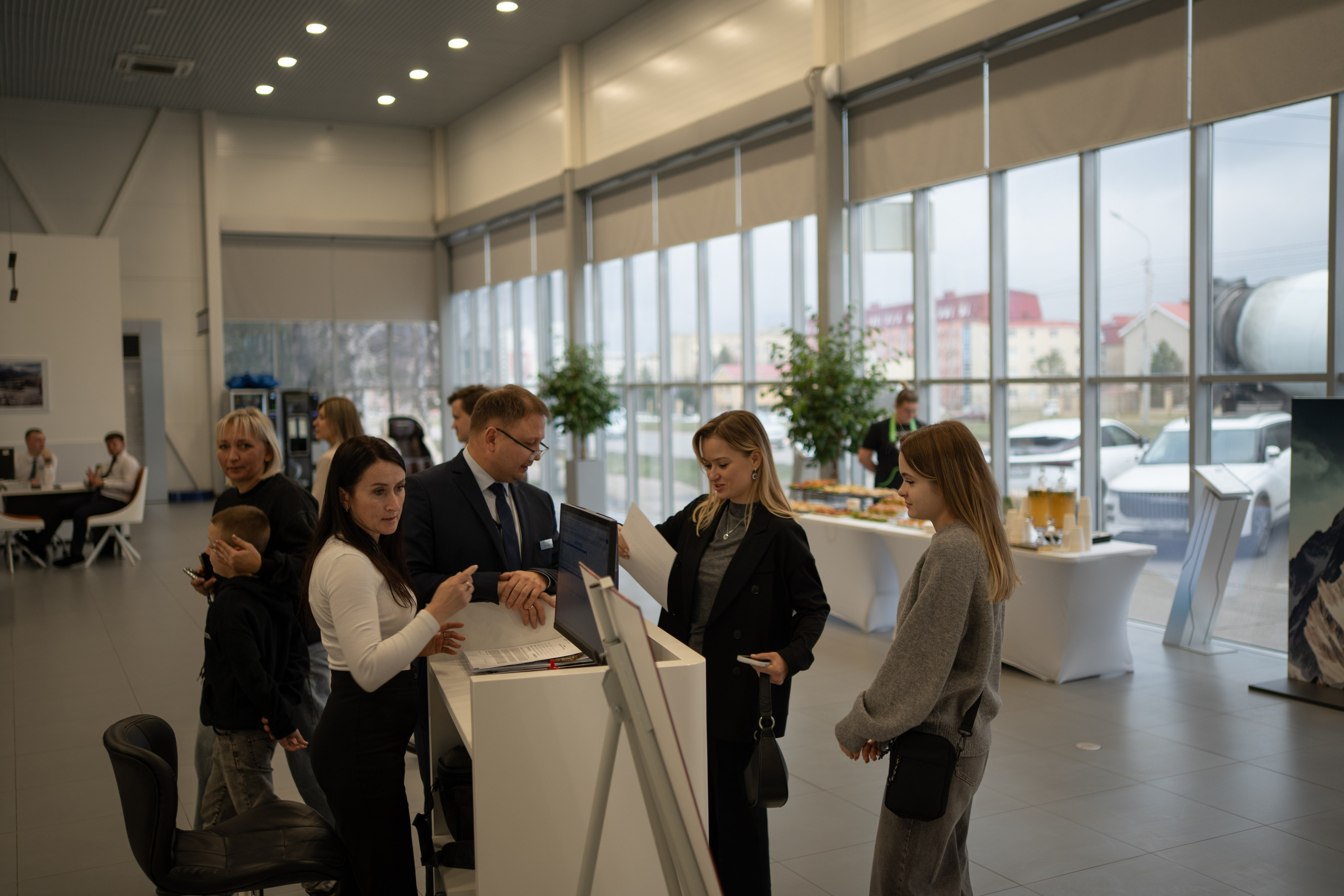 Репортаж с предновогоднего праздника в салоне OMODA. Фотограф, видеограф Пятигорск, Ставрополь, Ессентуки, Petlyakovs_photo