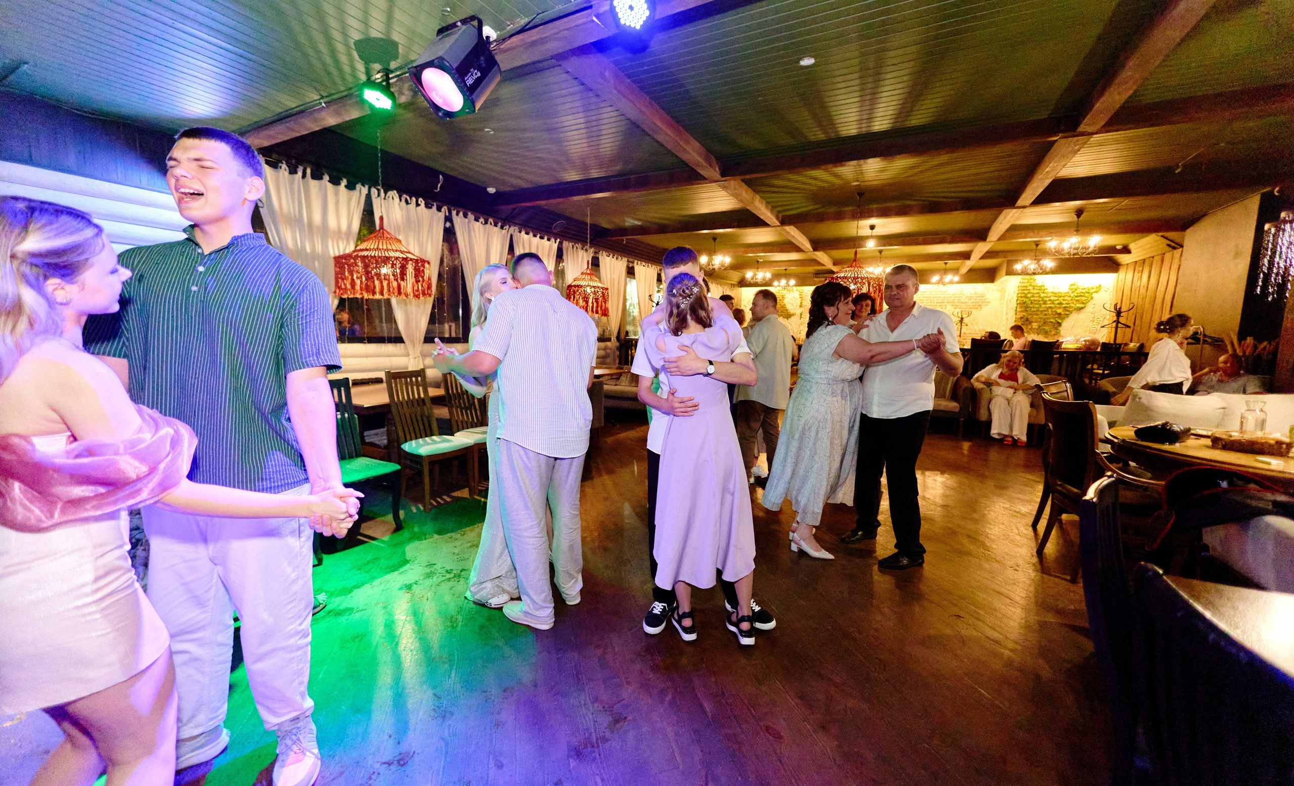 Выпускной 35 Сош. Фотограф Выпускные альбомы Таганрог Сергей Коробченко