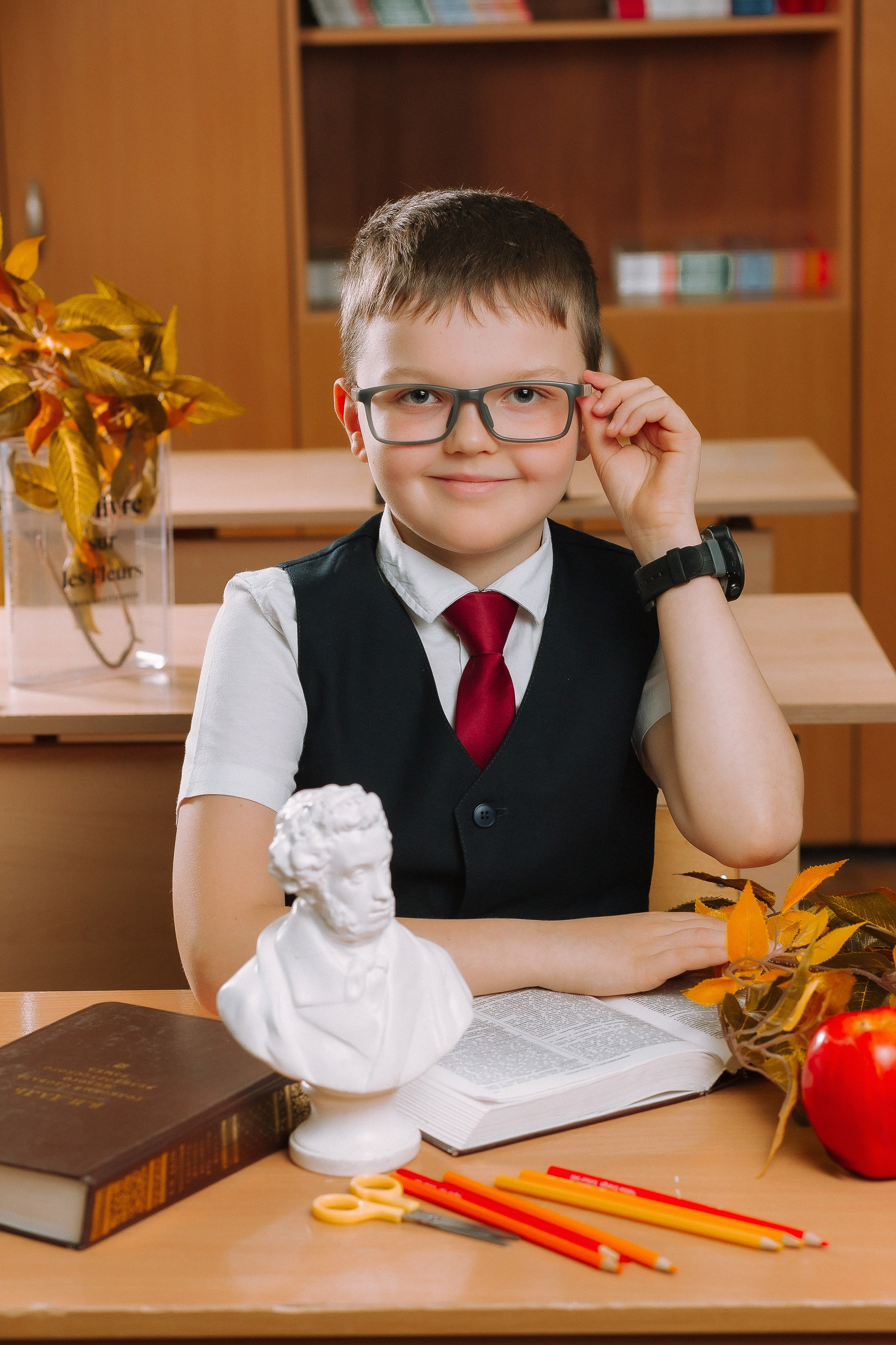 Портреты за партой в классе- Осень. Выпускные альбомы Натальи Бутко: Новороссийск, Анапа, Геленджик