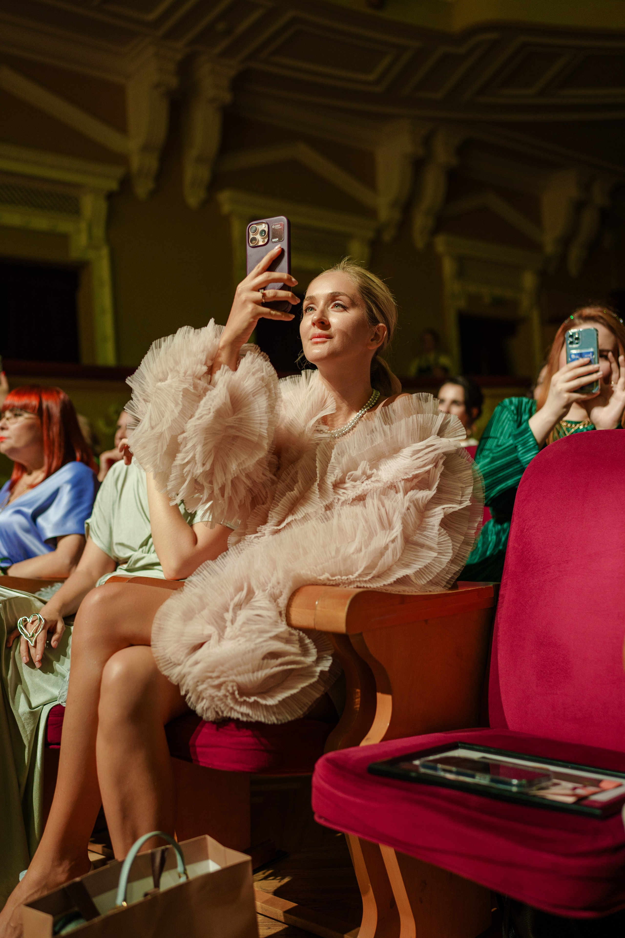 Фотограф репортажный на премию. Репортажный фотограф в Москве Саша Дружинина