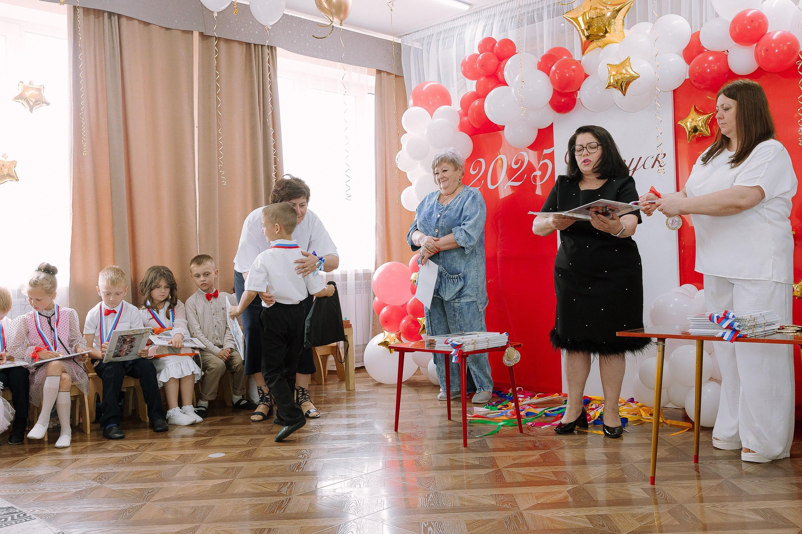 Выпускной в ДС 26. Выпускные альбомы Натальи Бутко: Новороссийск, Анапа, Геленджик