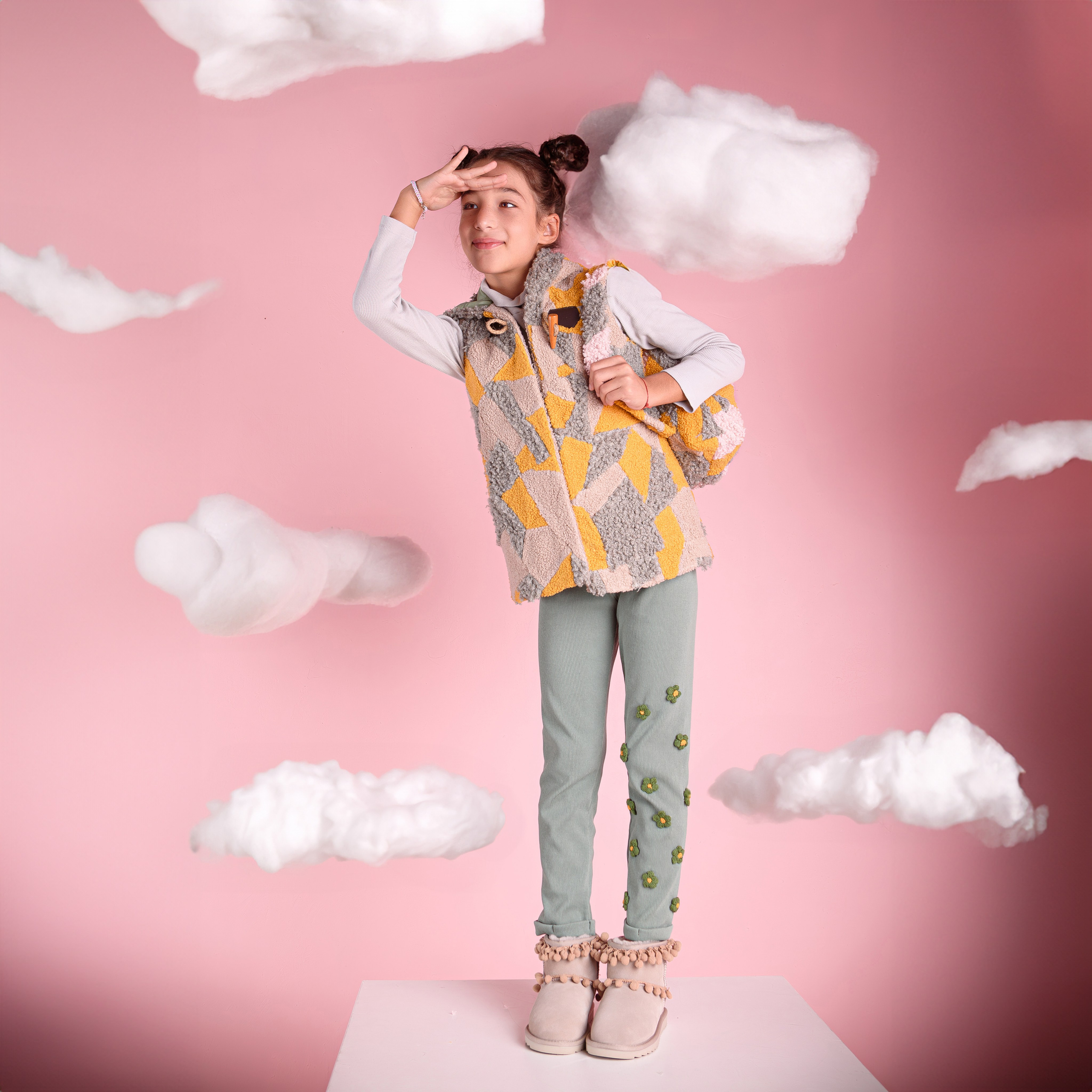 Групповая студийная фотосессия в Сочи девочек-моделей от 5 до 12 лет. Детский студийный фотограф Сочи