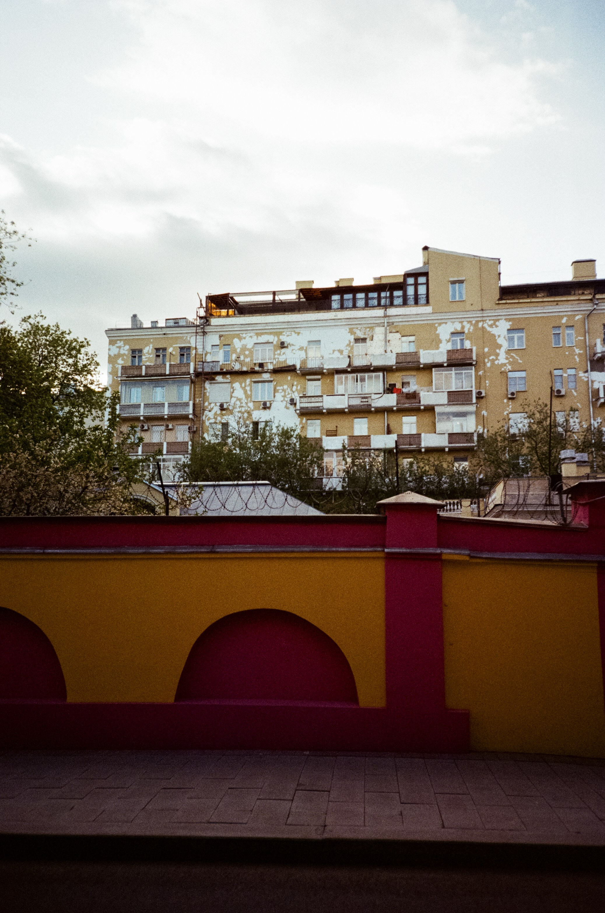 Ул. Малая и Большая Никитская | Ricoh R1 | Fujifilm Fujicolor C200