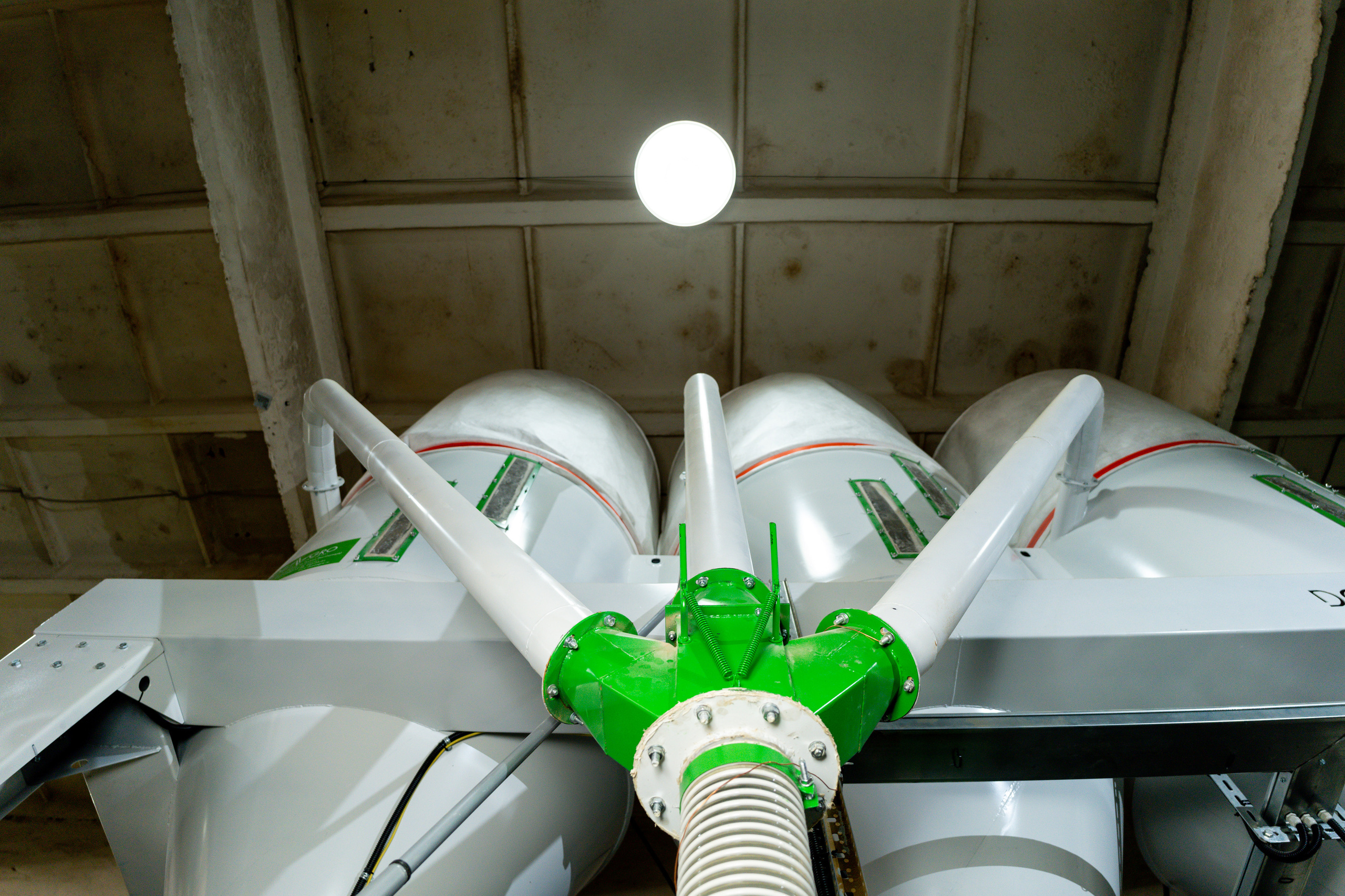 «АКВАГРАНУЛА» — завод по производству кормов для рыбы и всех видов животных 