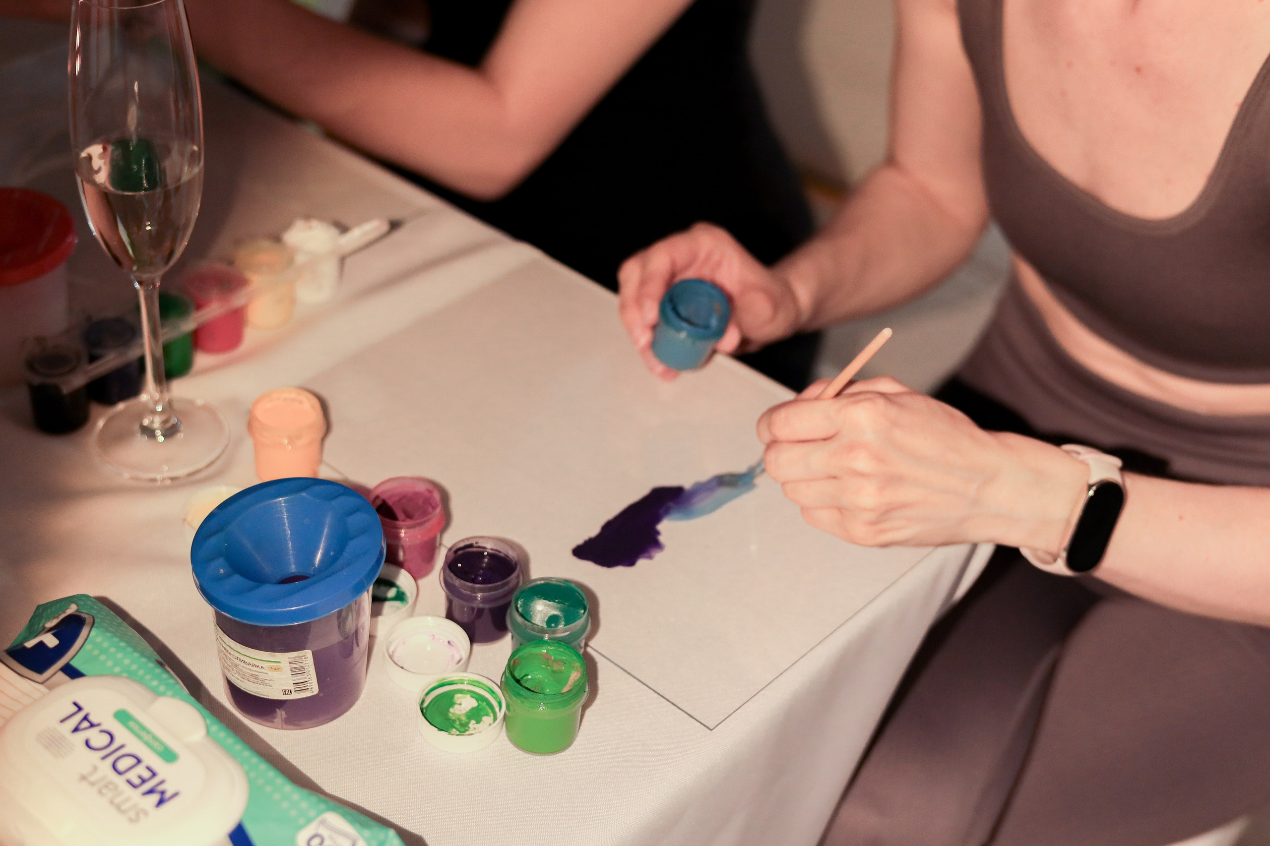 Арт-терапия + аэройога. Фотограф Надршина Лилия