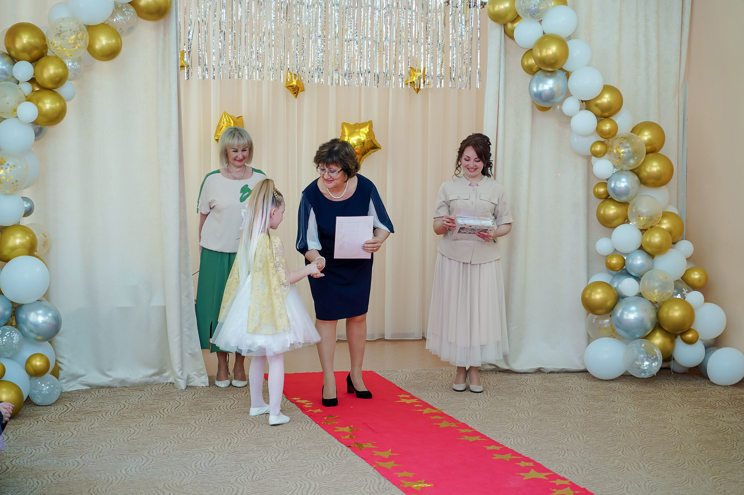 Фотосъемка видеосъёмка фотограф видеооператор новогодних утренников  в. Фотограф, видеооператор Нина Коршунова