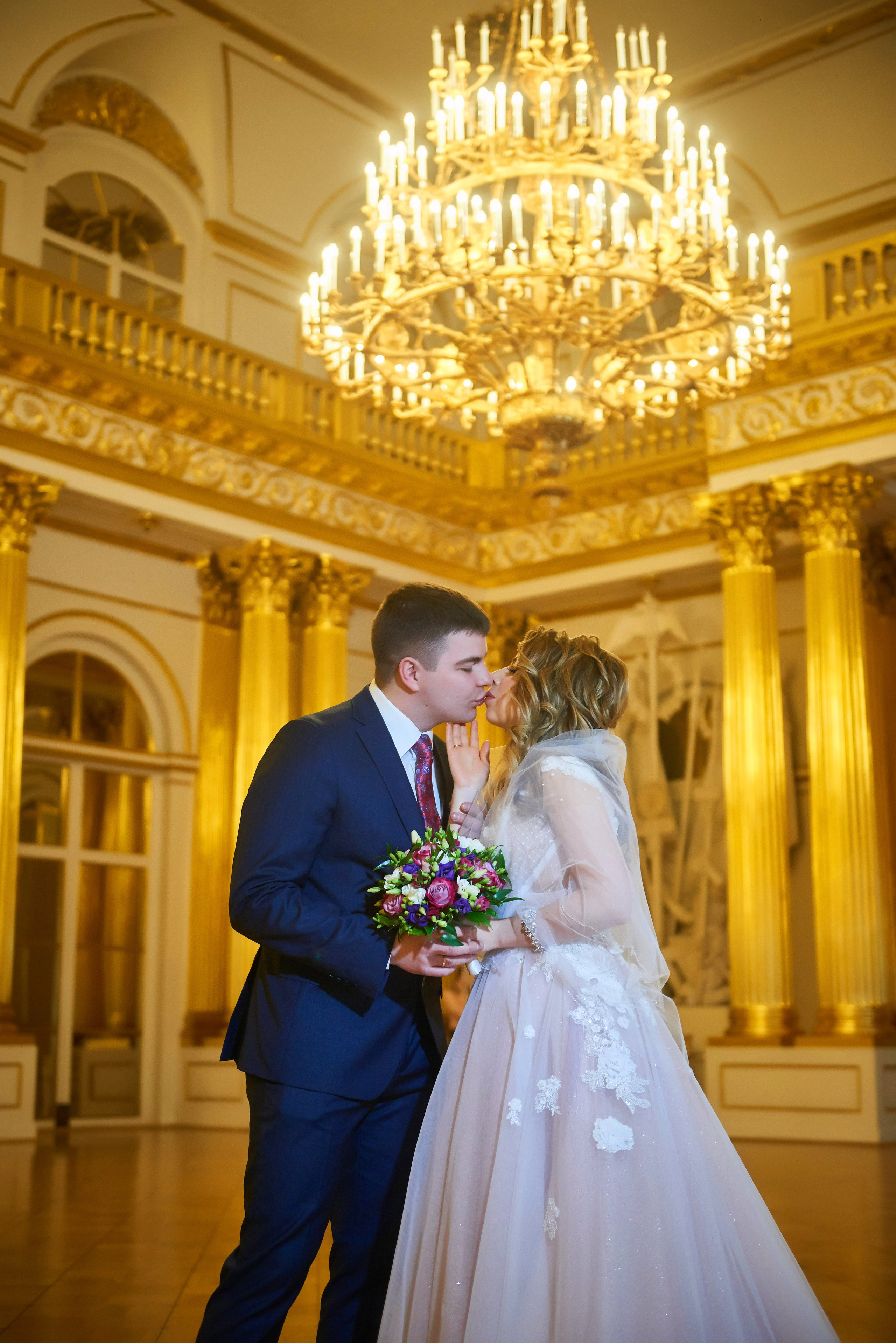 Елена и Иван (зимняя свадебная прогулка у Михайловского замка и фотосессия в Эрмитаже). Портретный, семейный и свадебный фотограф в Санкт-Петербурге и в Пушкине Ширяев Денис