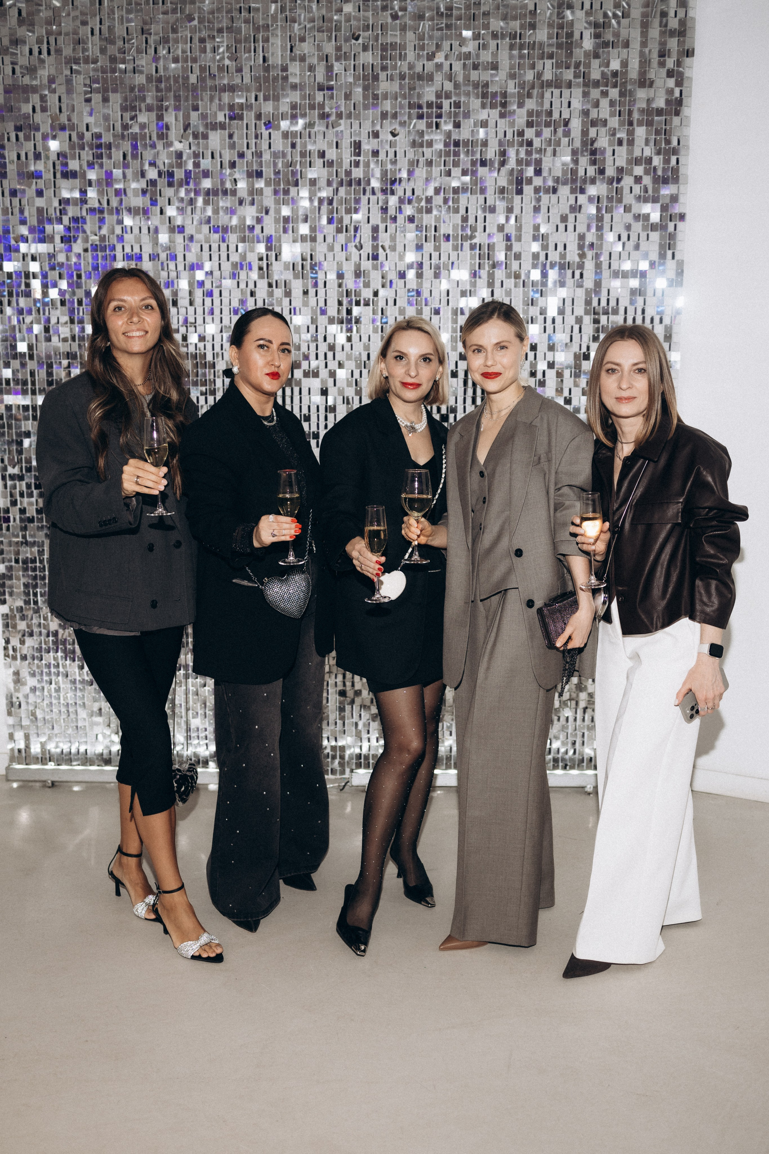 Встреча девочек из чатика. Фотограф Артем Бросов в Санкт-Петербурге и Дубае