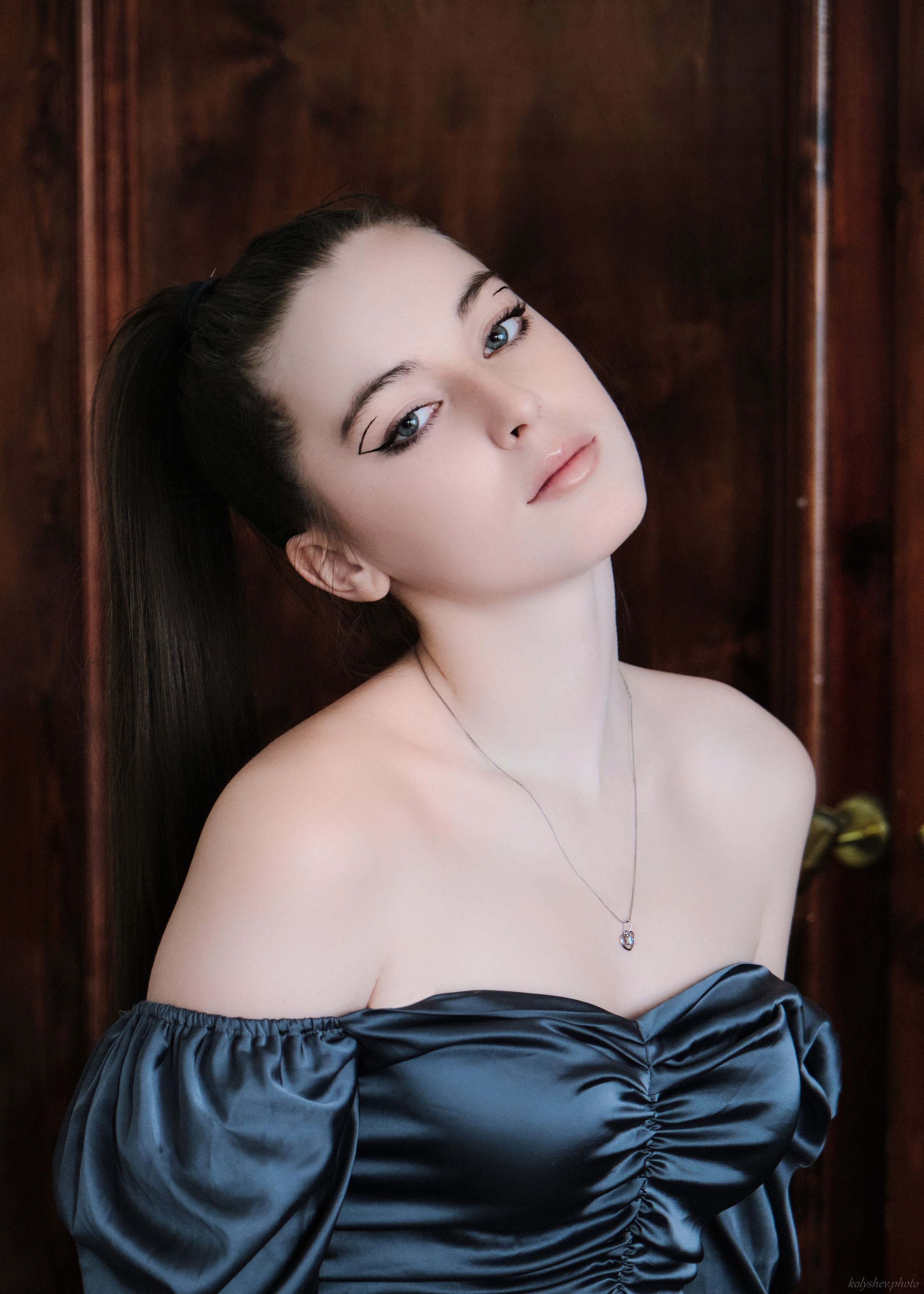 женский портрет в студии в Москве