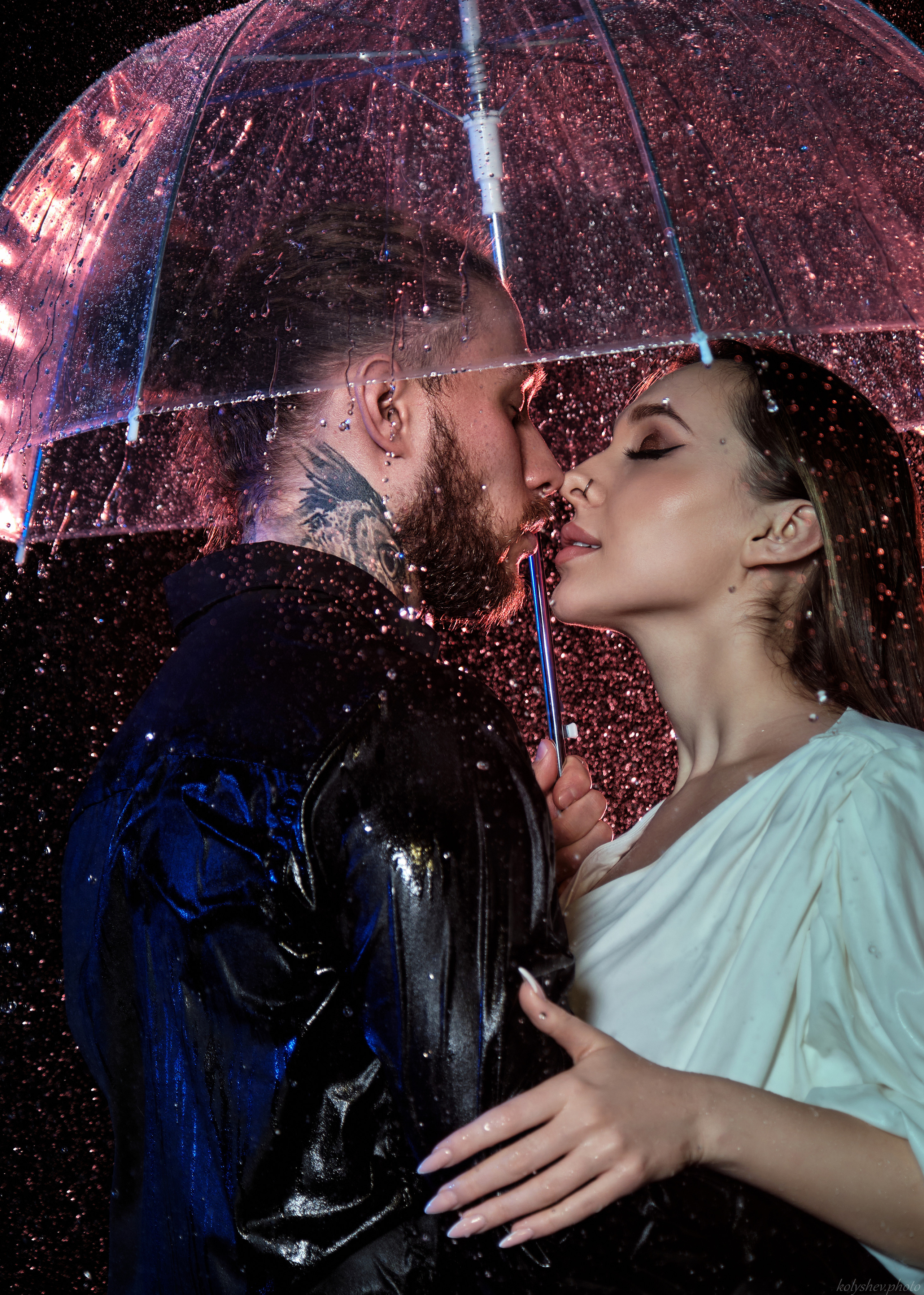 Фотосессия лавстори под дождём. Портретный фотограф на новый год в Москве Виктория Колышева