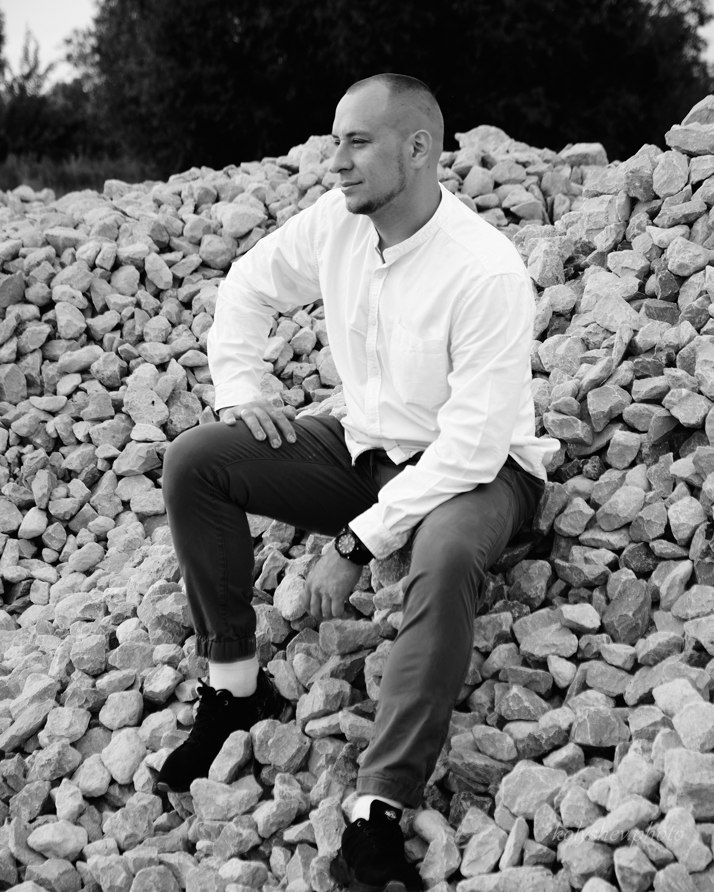 Поиск профессионального фотографа для портретной съемки