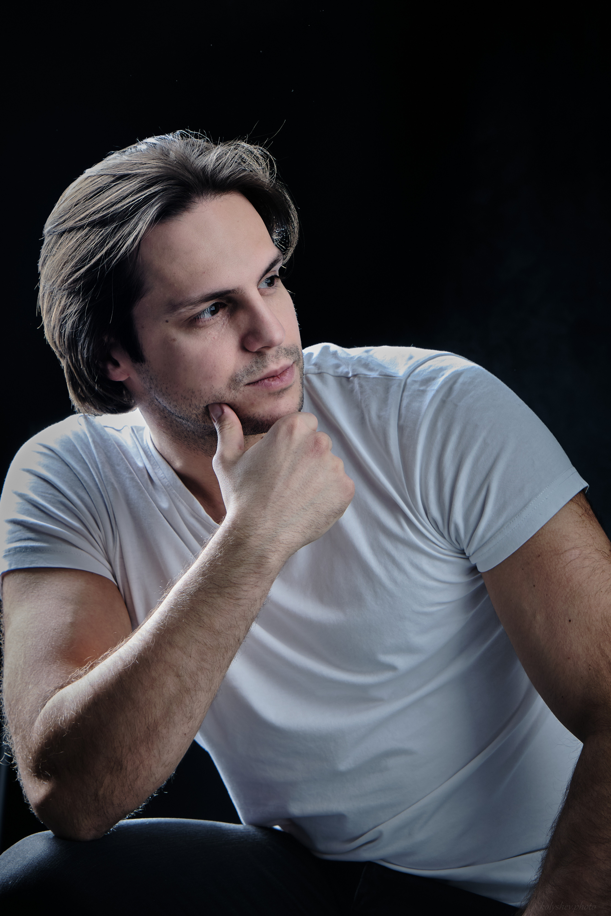 фотосессия для мужчины в студии в Воскресенске