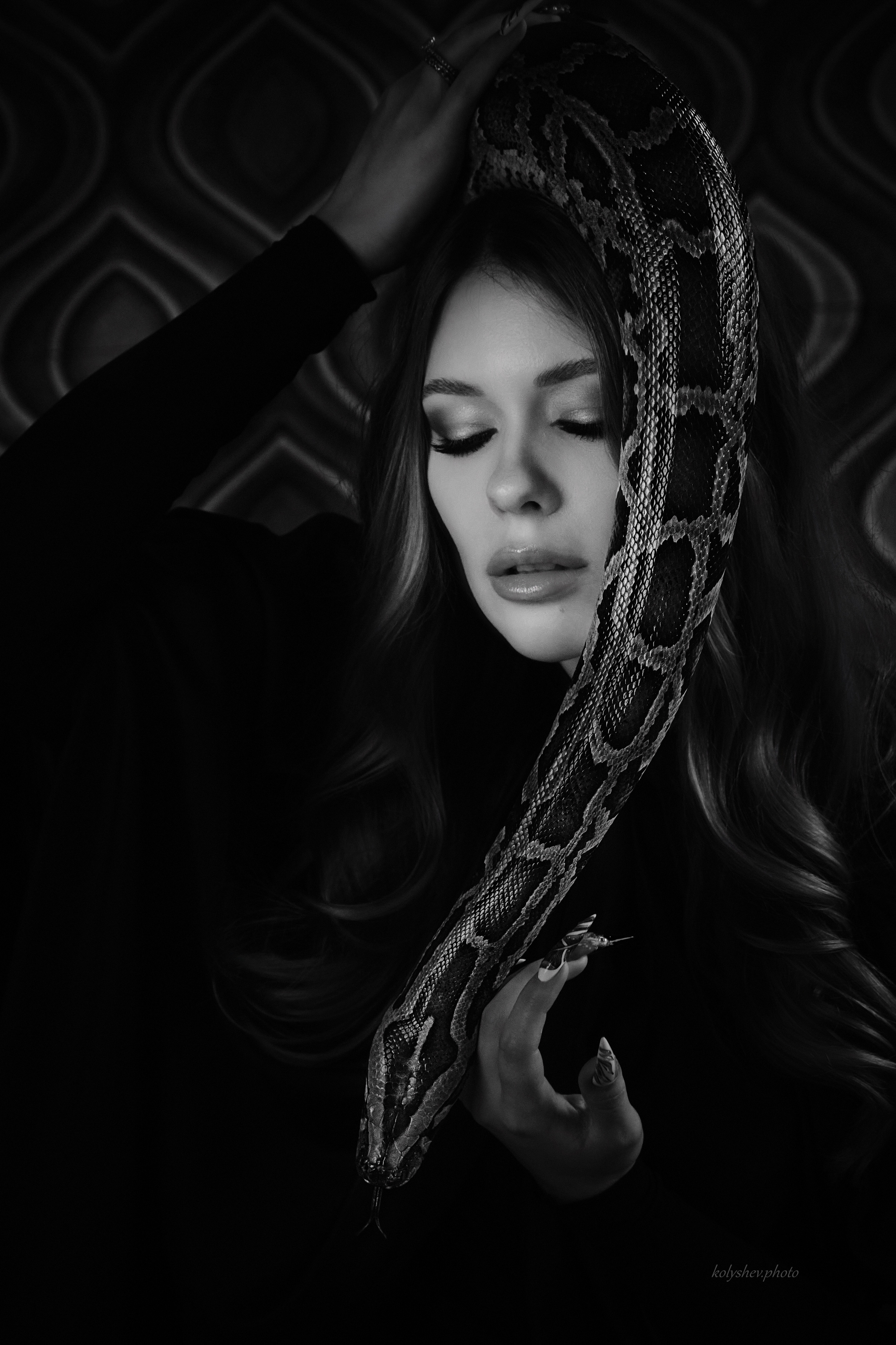 сколько стоит фотосессия в студии с питоном 